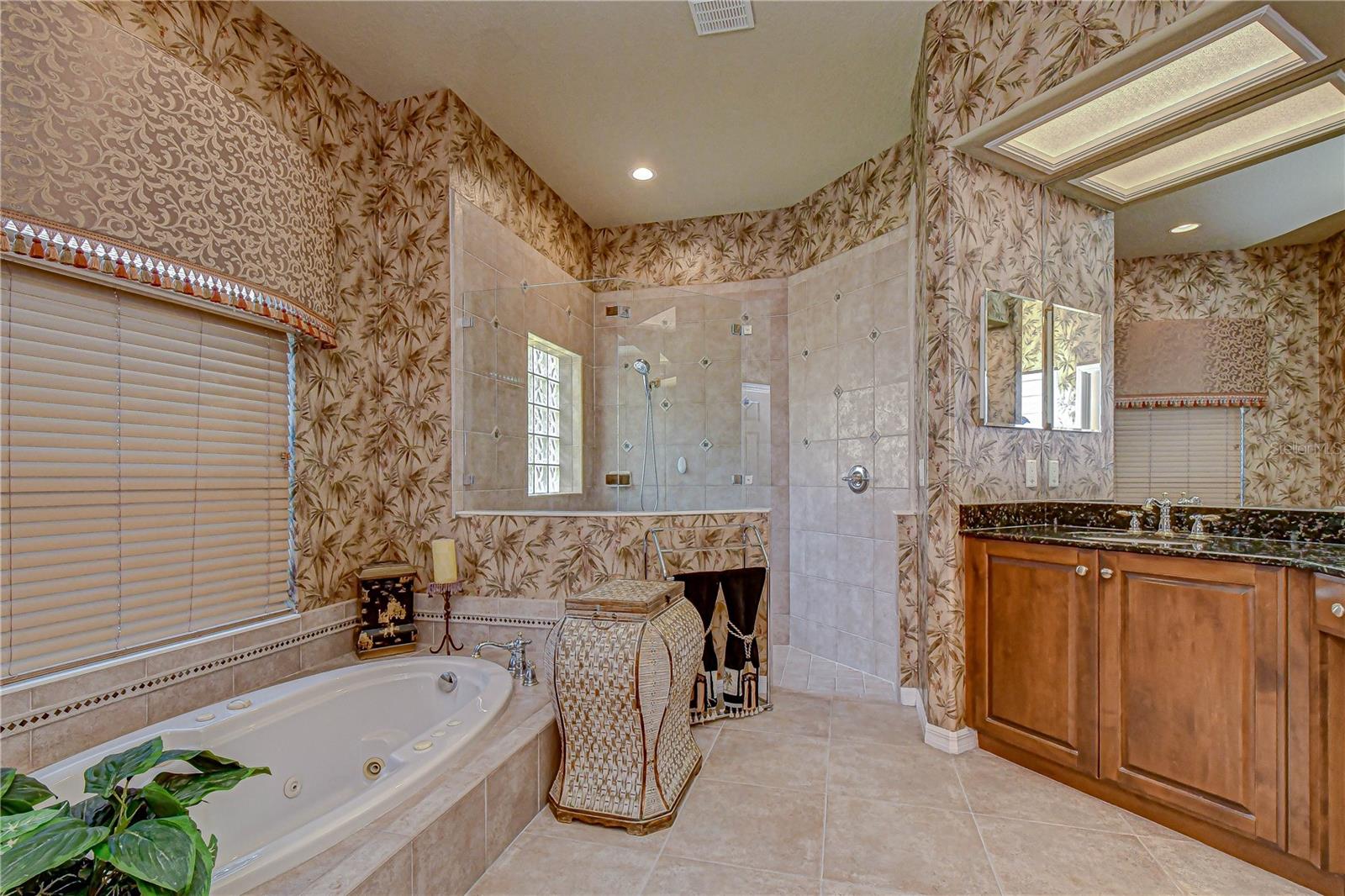 20915 LAKE VIENNA DR