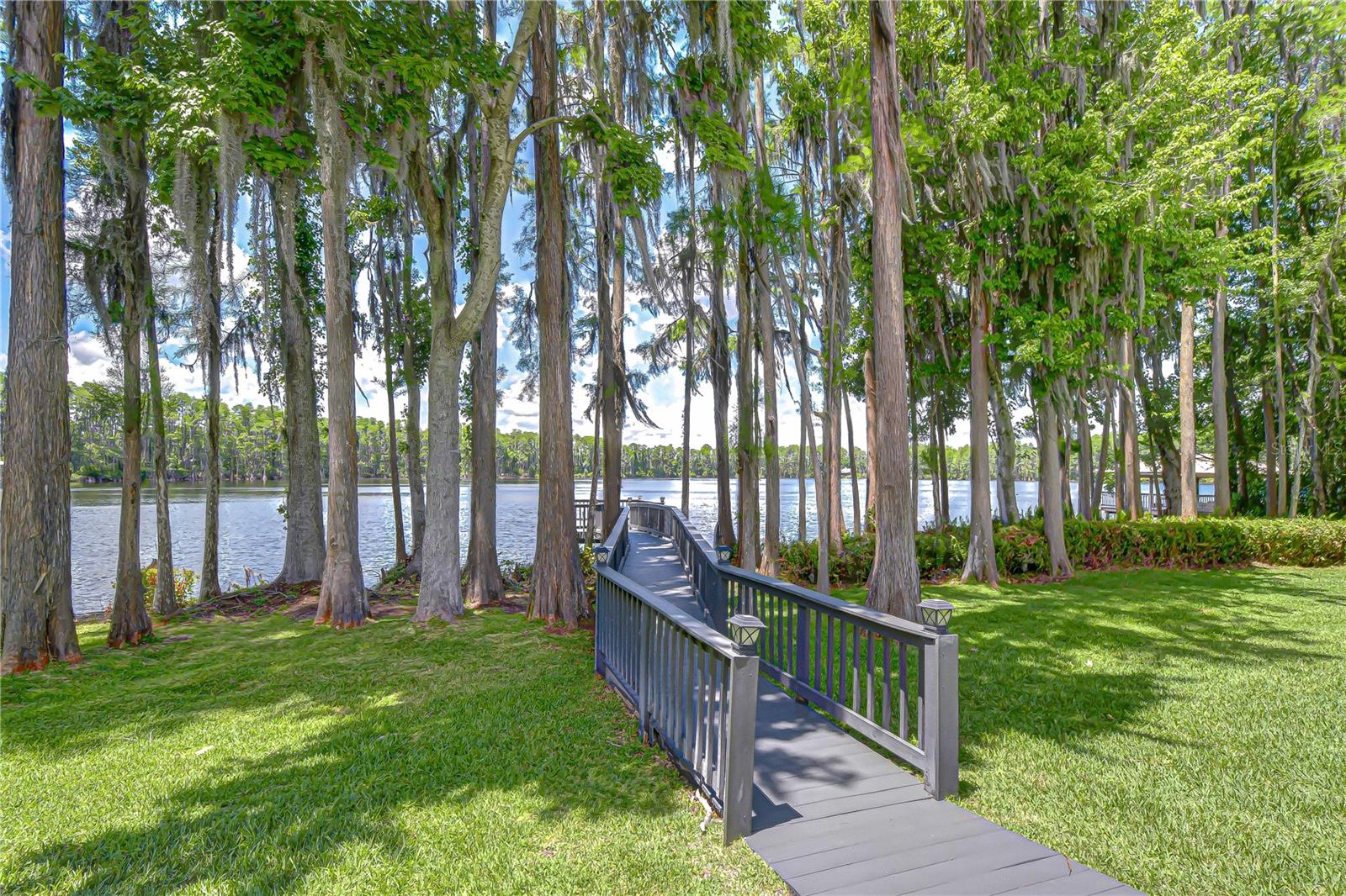 20915 LAKE VIENNA DR