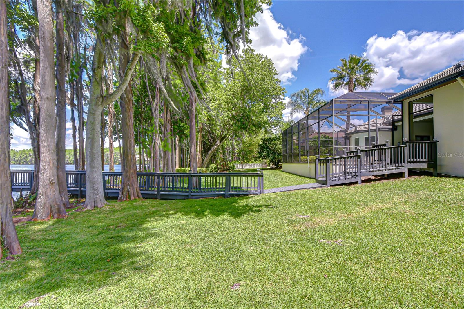 20915 LAKE VIENNA DR