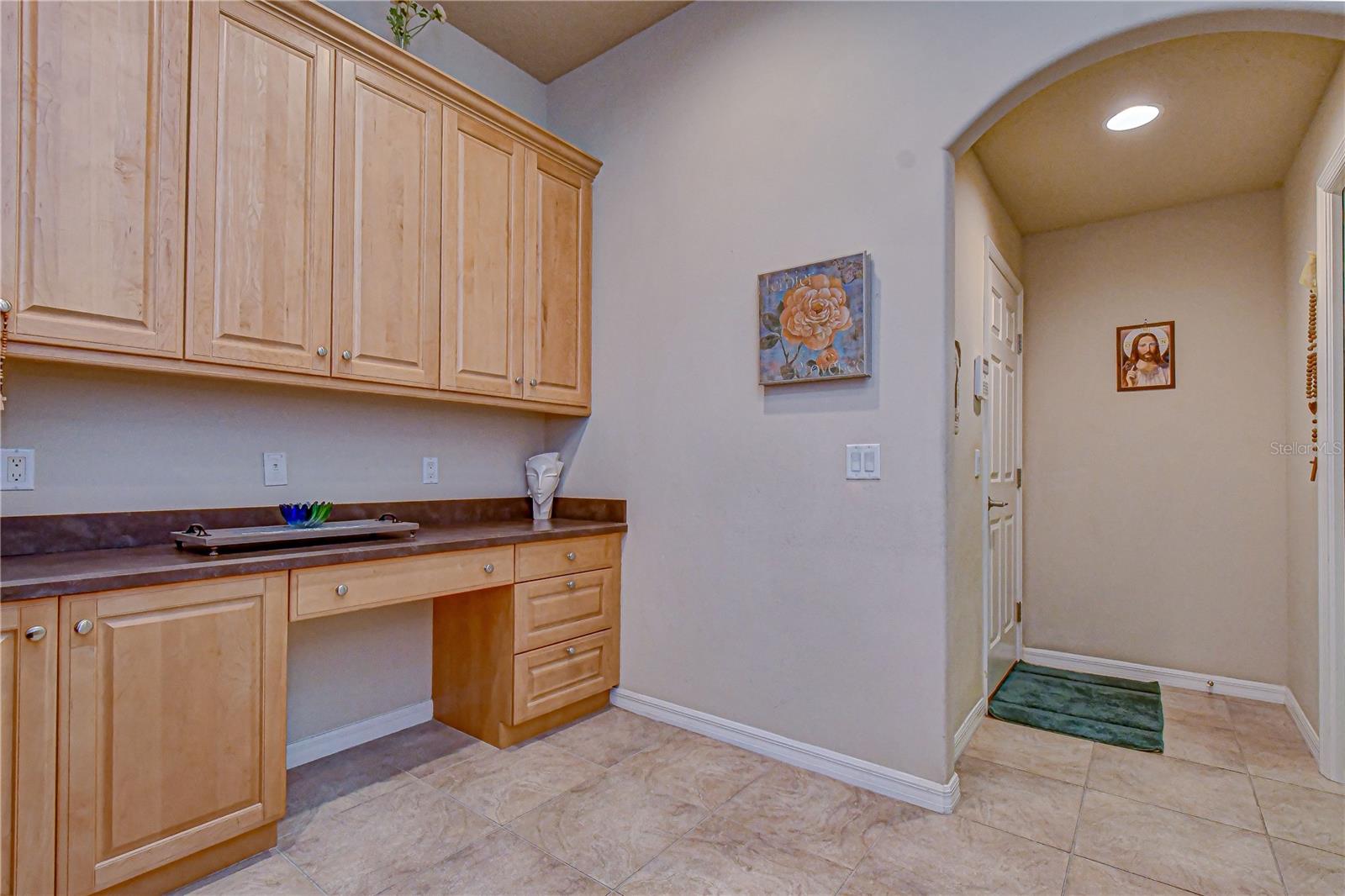 20915 LAKE VIENNA DR