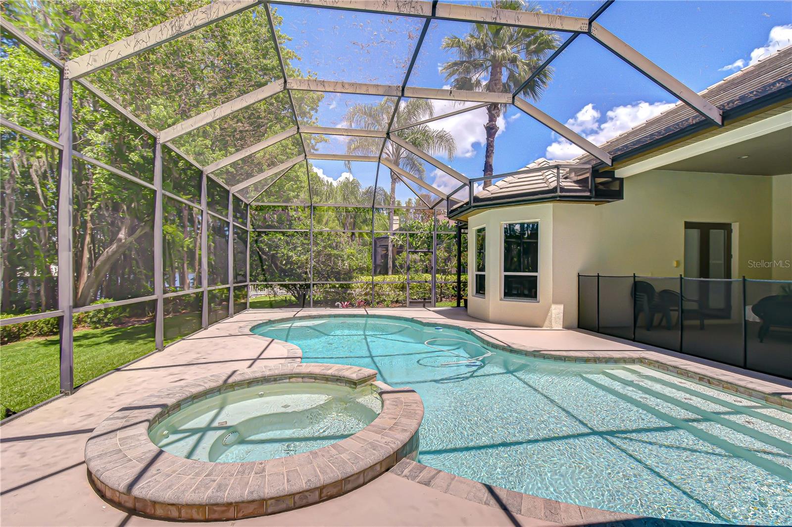 20915 LAKE VIENNA DR