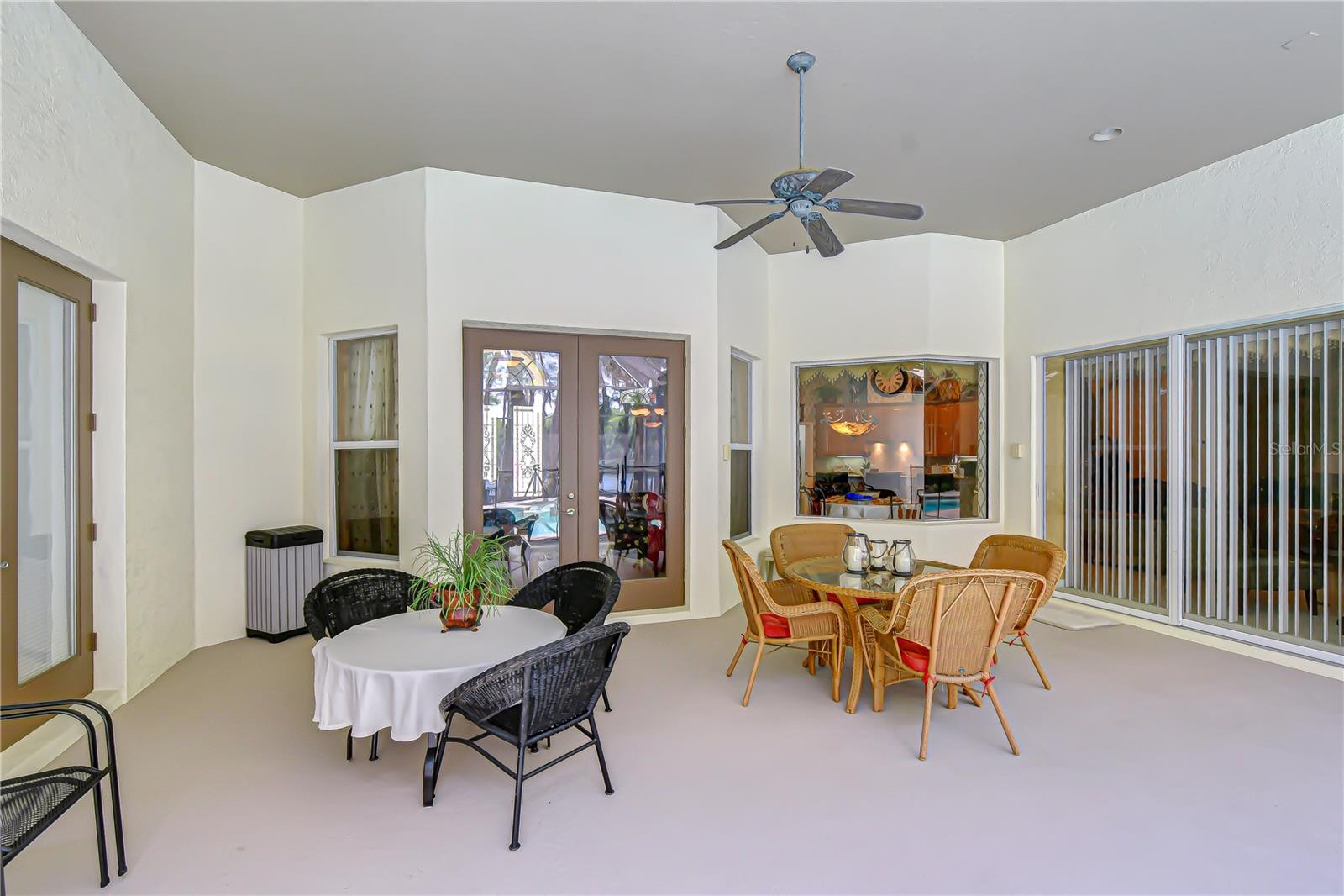20915 LAKE VIENNA DR