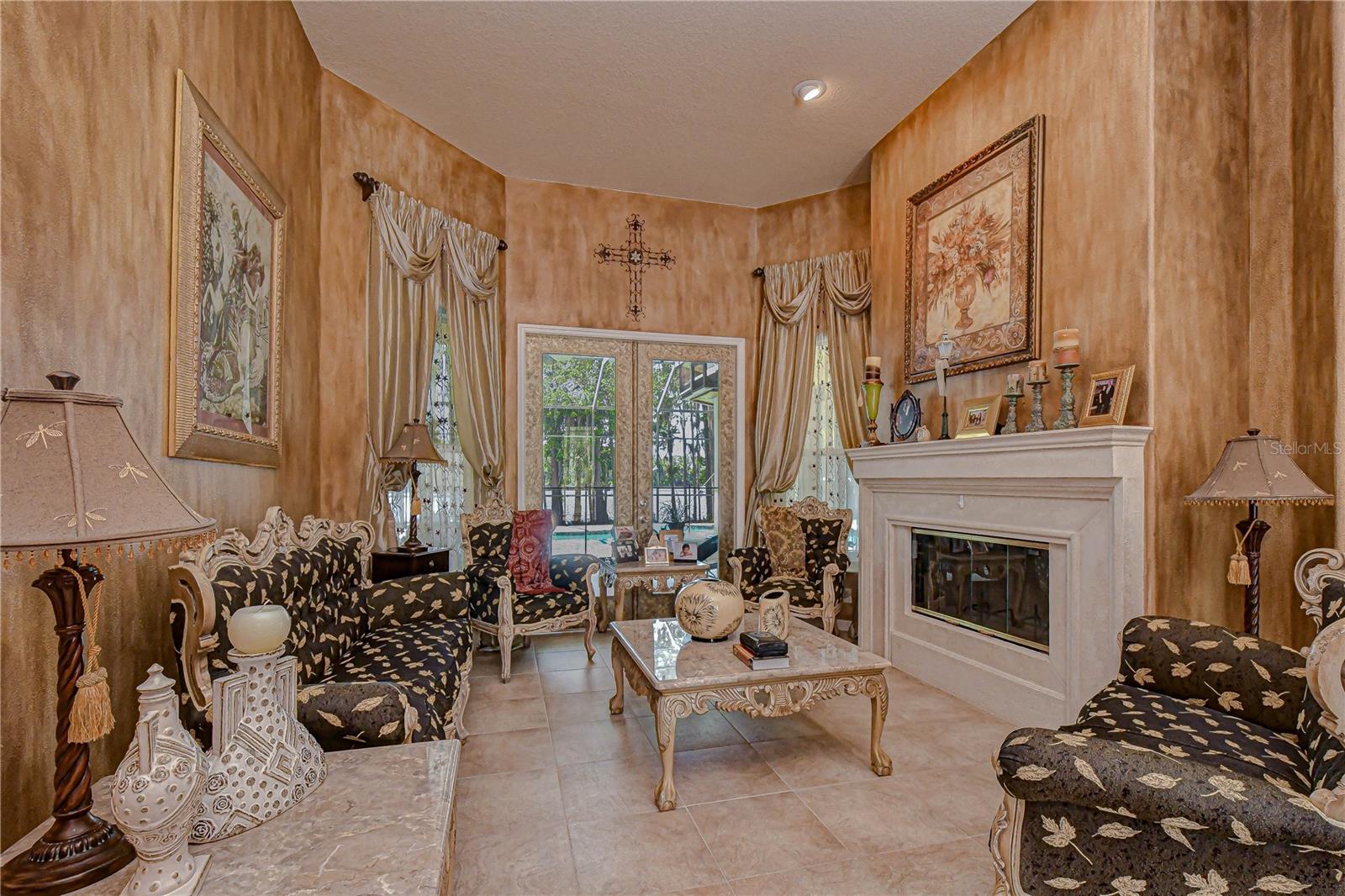 20915 LAKE VIENNA DR