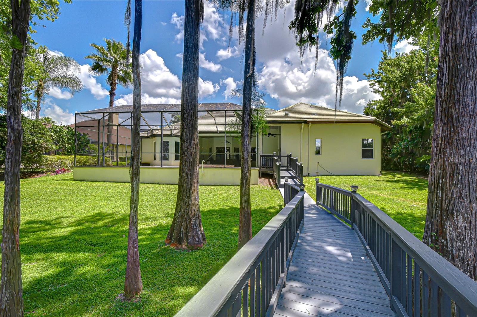 20915 LAKE VIENNA DR