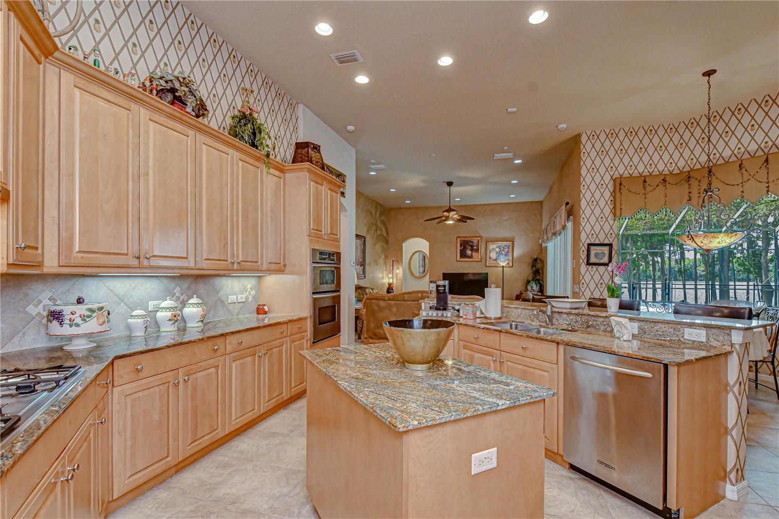 20915 LAKE VIENNA DR
