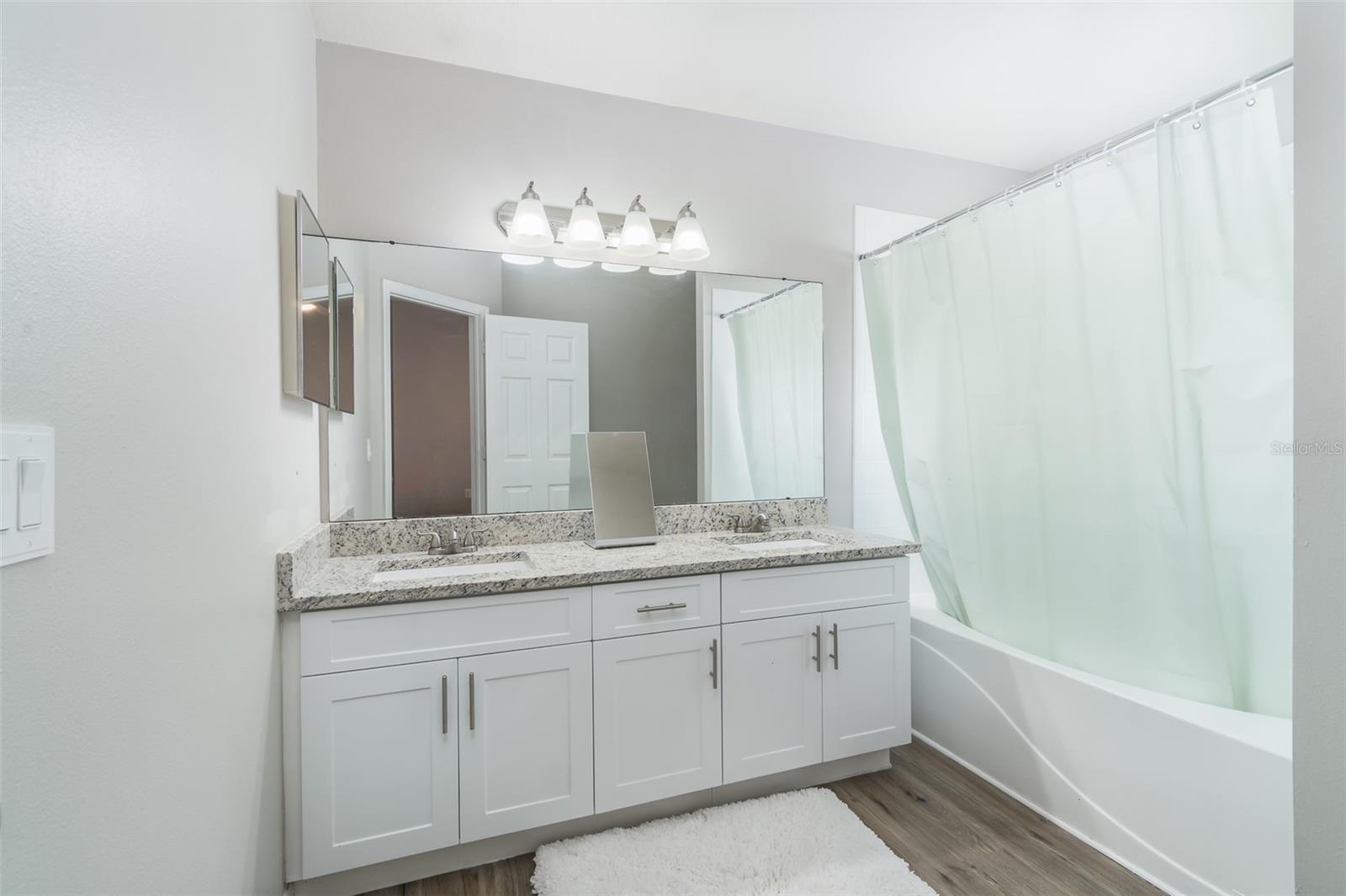 1707 BONDURANT WAY