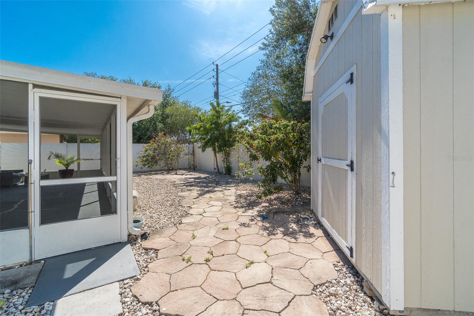 1707 BONDURANT WAY