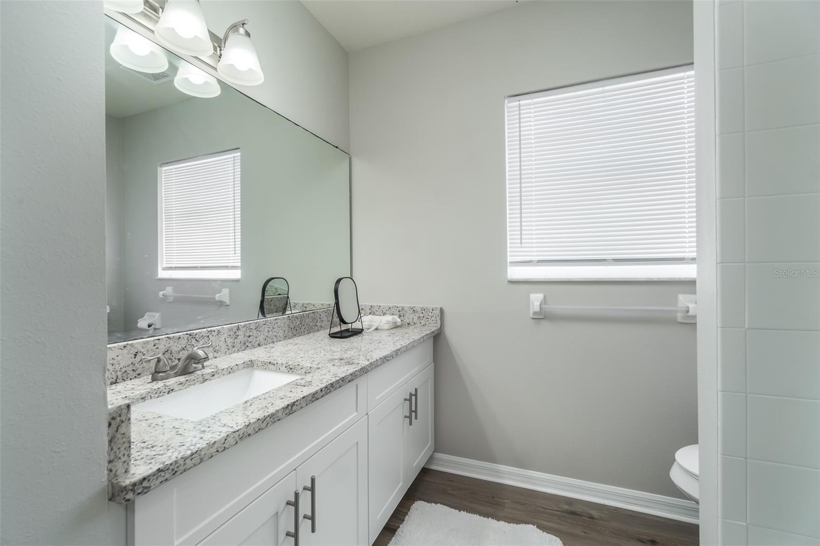 1707 BONDURANT WAY