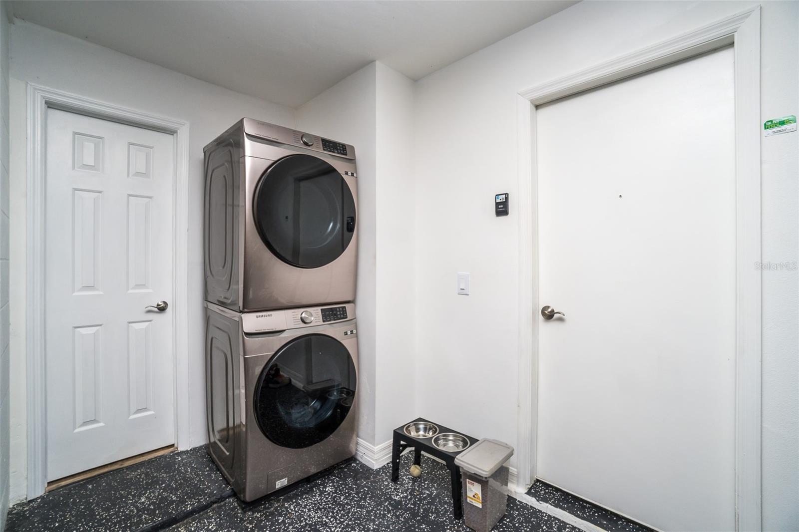 1707 BONDURANT WAY