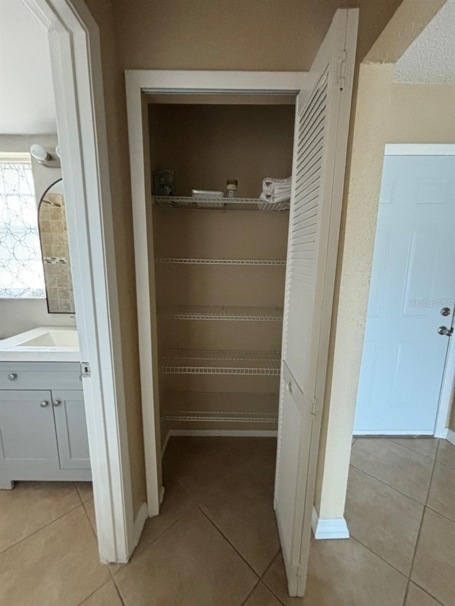 5109 LAWNTON CT