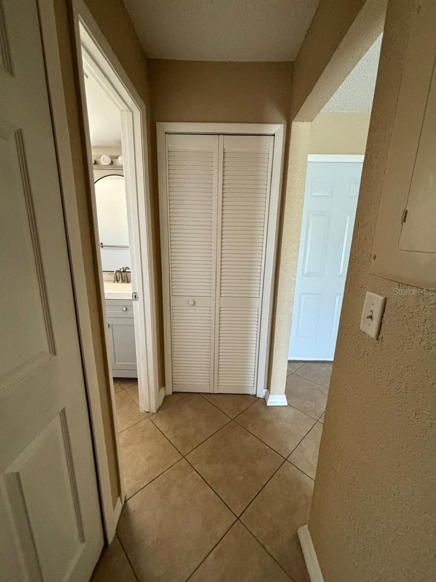 5109 LAWNTON CT