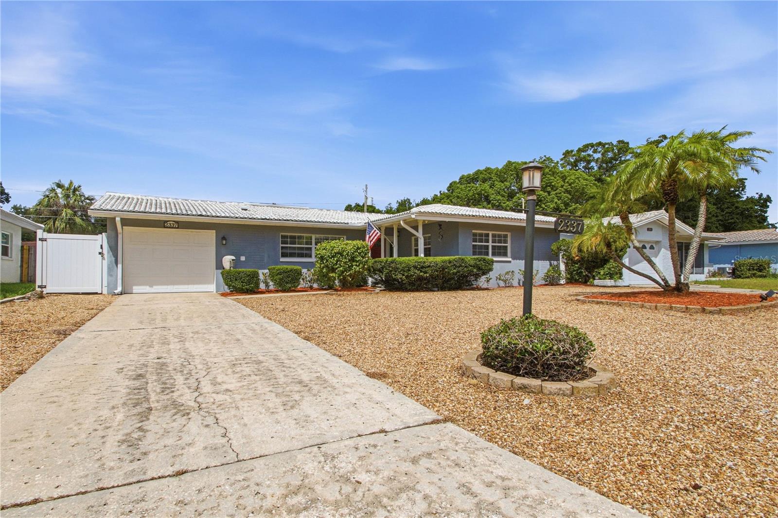2337 BLACK OAK LN