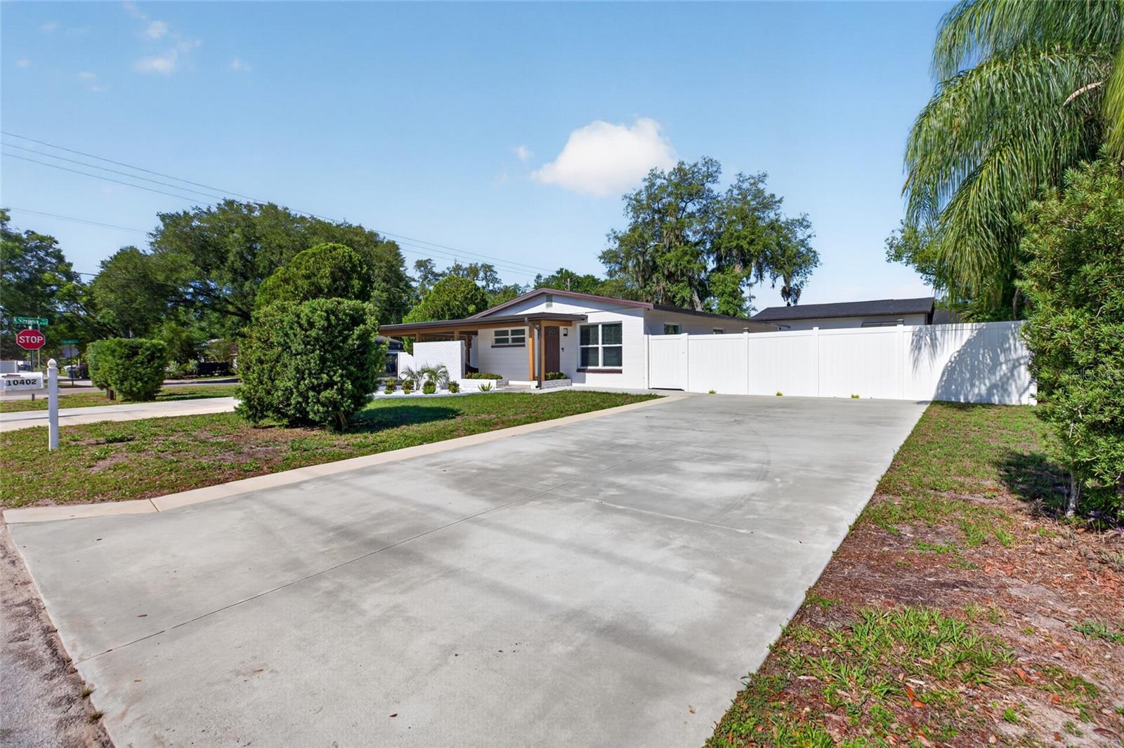 10402 N PAWNEE AVE