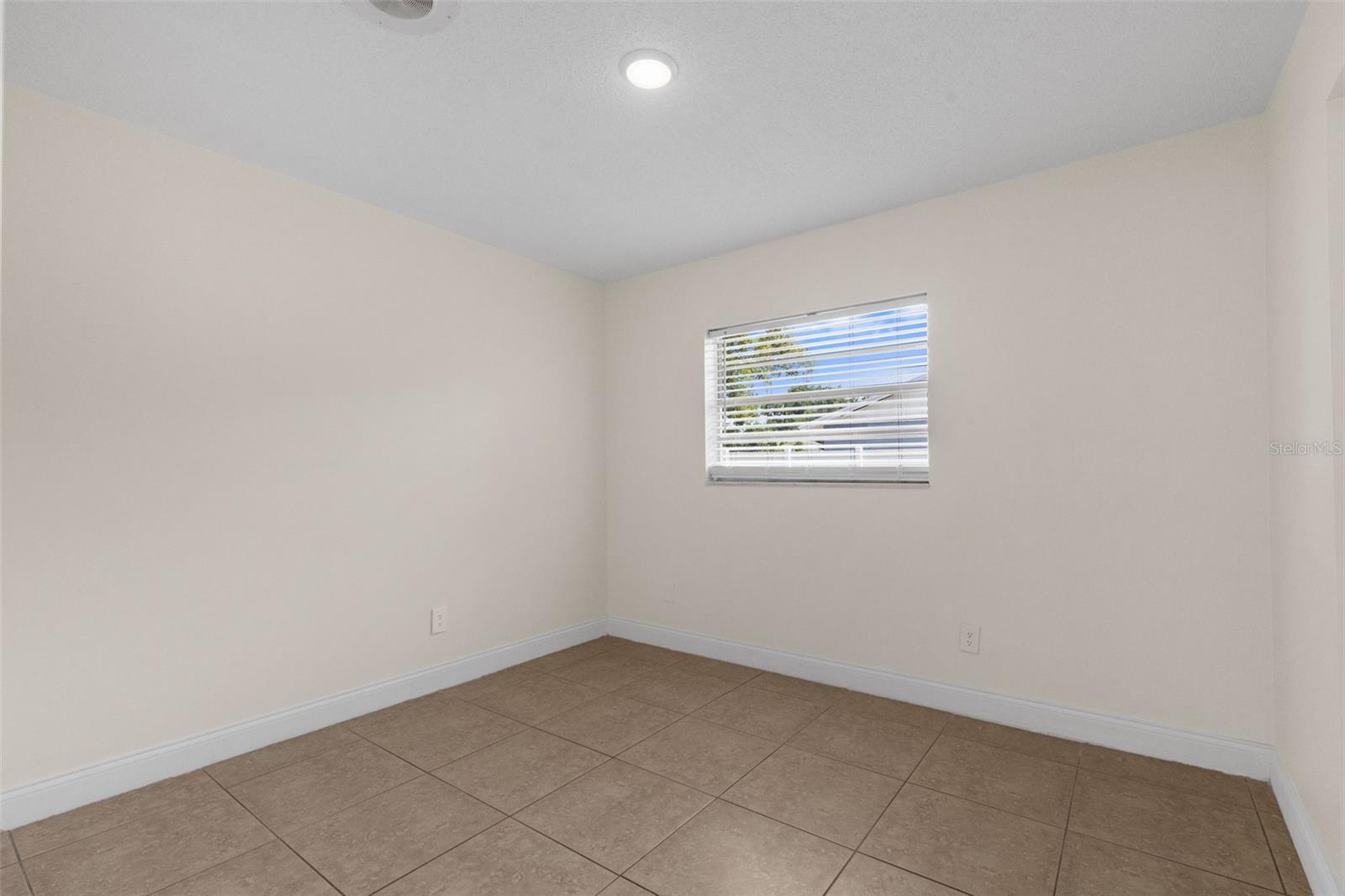 7516 ARMAND CIR