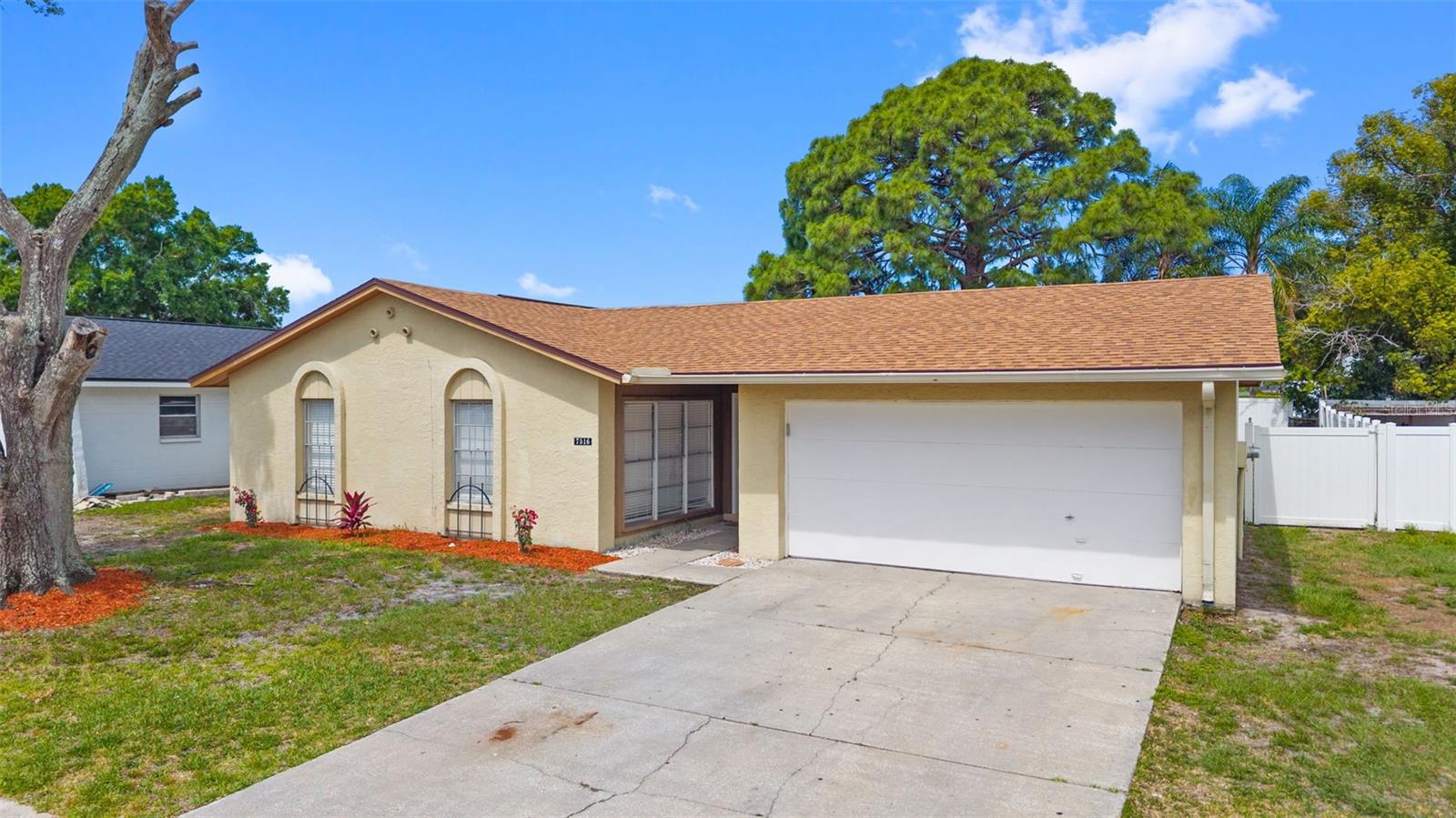 7516 ARMAND CIR