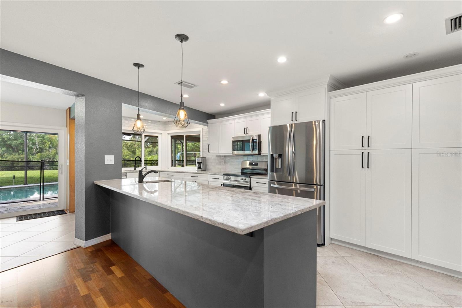 4308 MIDDLE LAKE DR