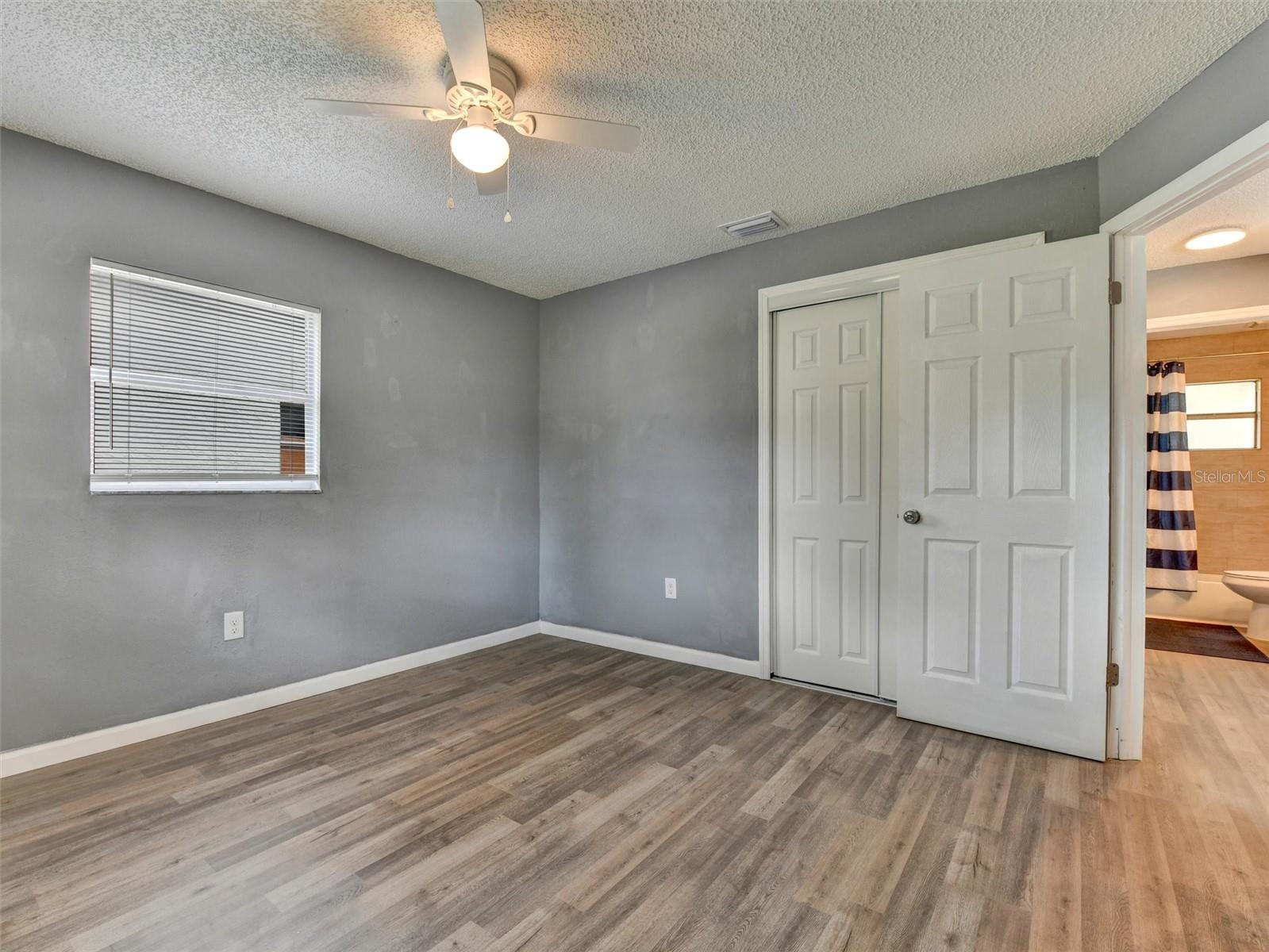 7138 OAKWOOD DR