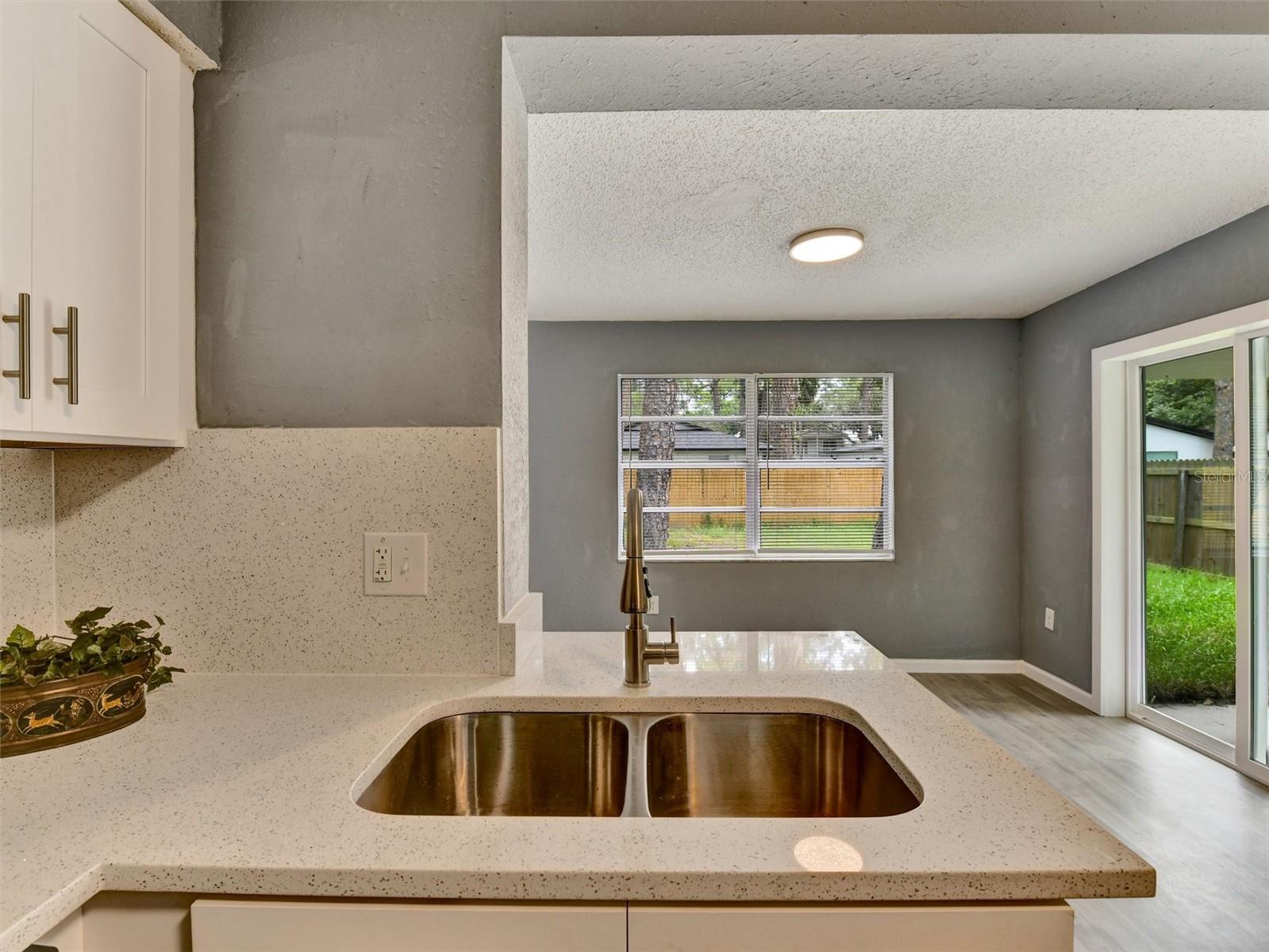 7138 OAKWOOD DR