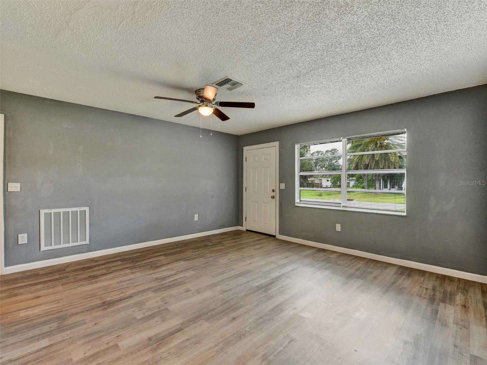 7138 OAKWOOD DR