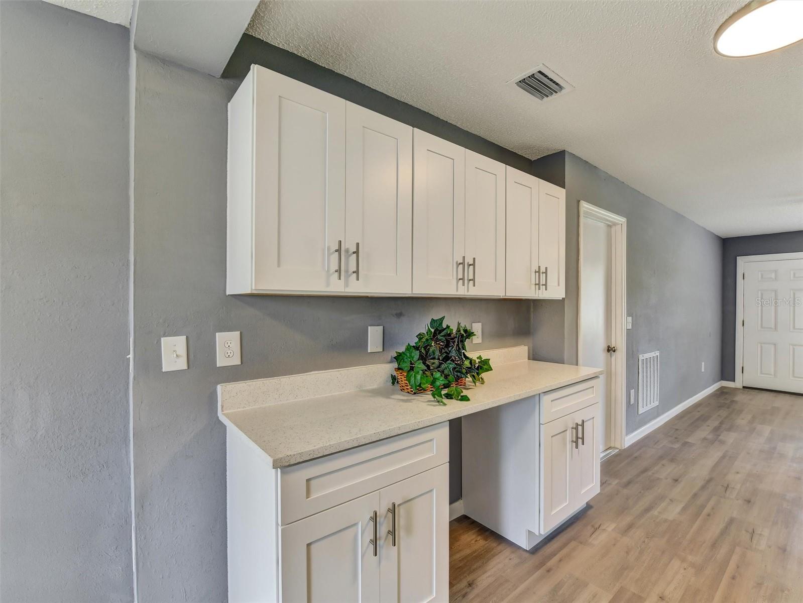 7138 OAKWOOD DR
