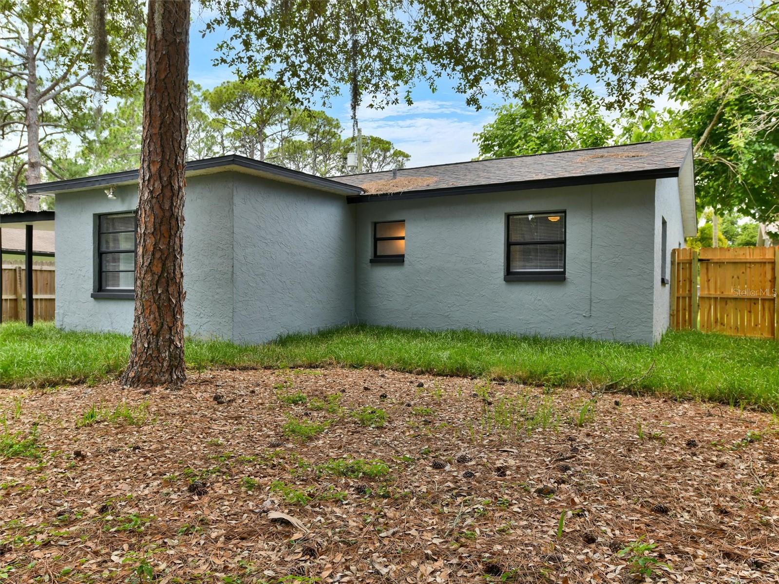 7138 OAKWOOD DR