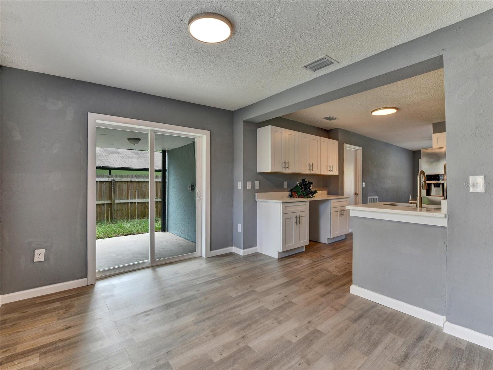 7138 OAKWOOD DR