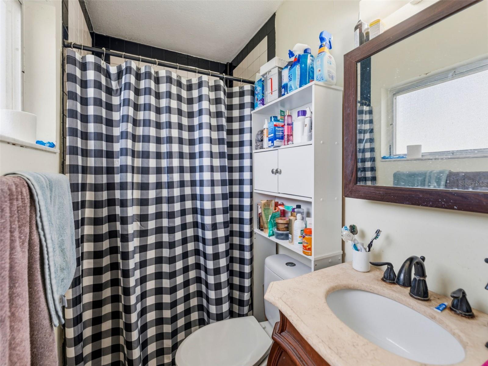 2109 W ERNA DR