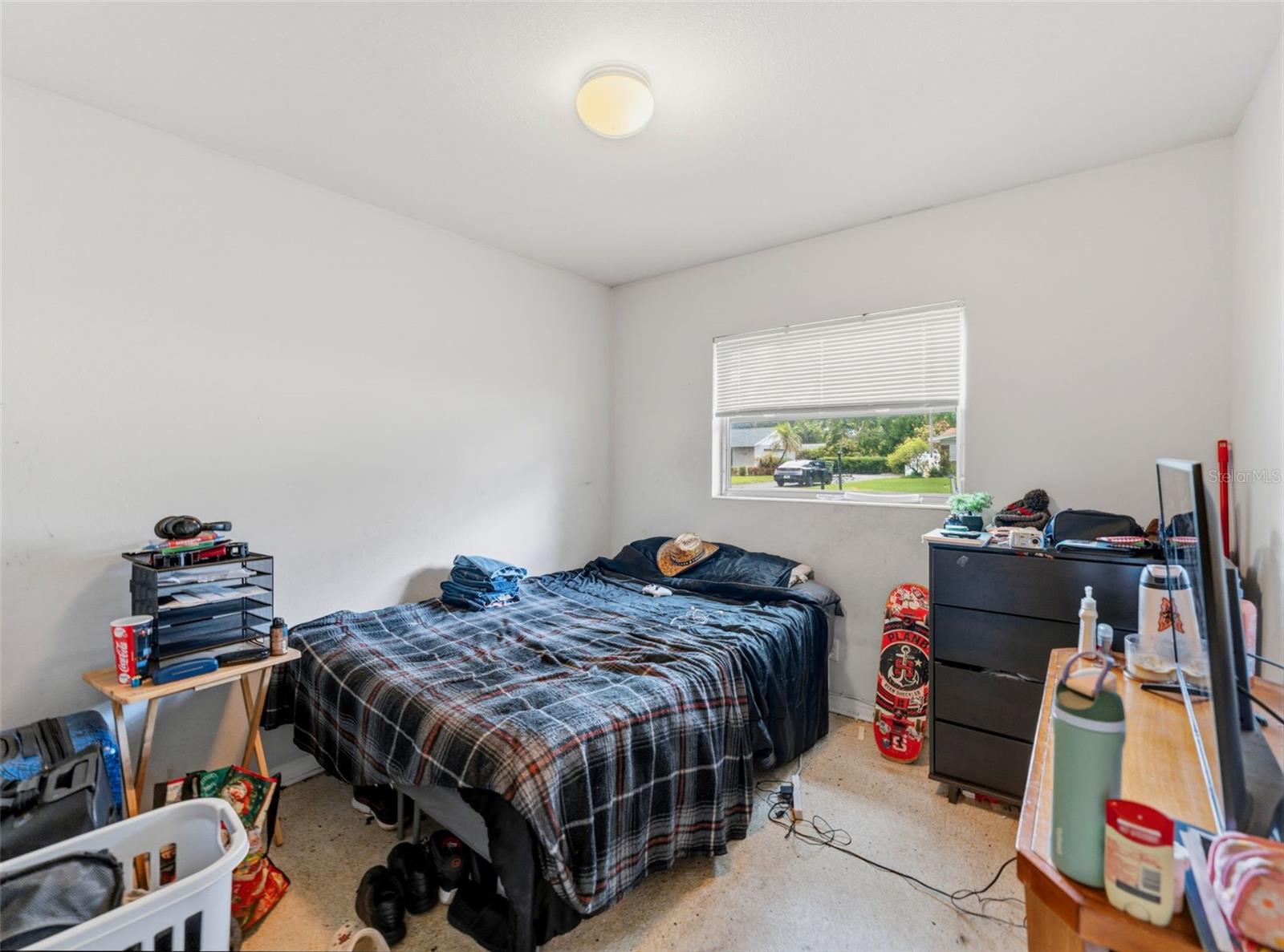 2109 W ERNA DR