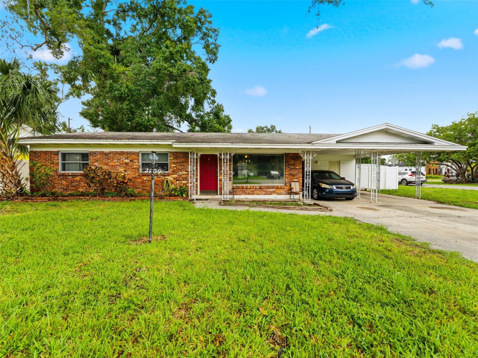 2109 W ERNA DR