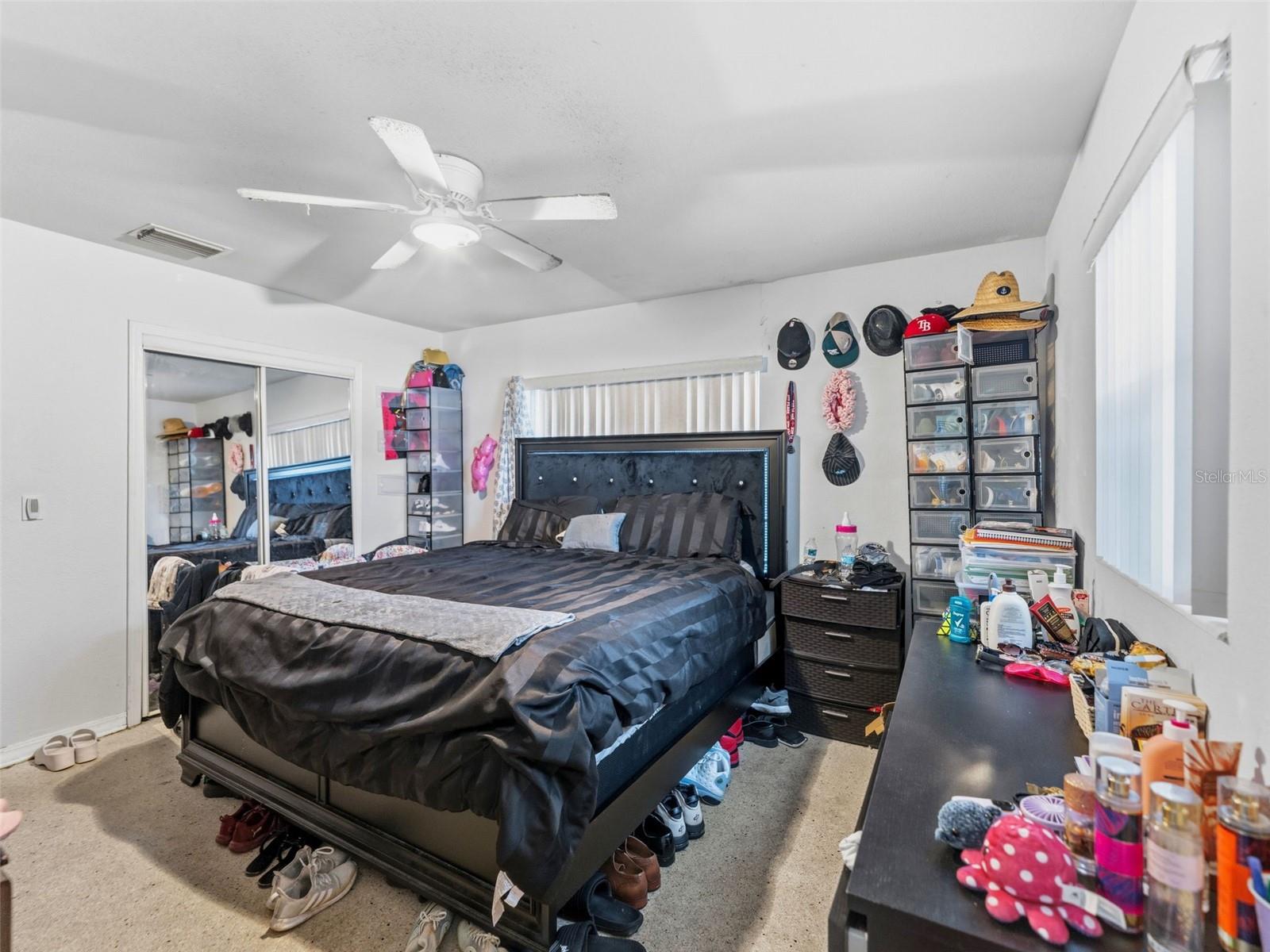 2109 W ERNA DR