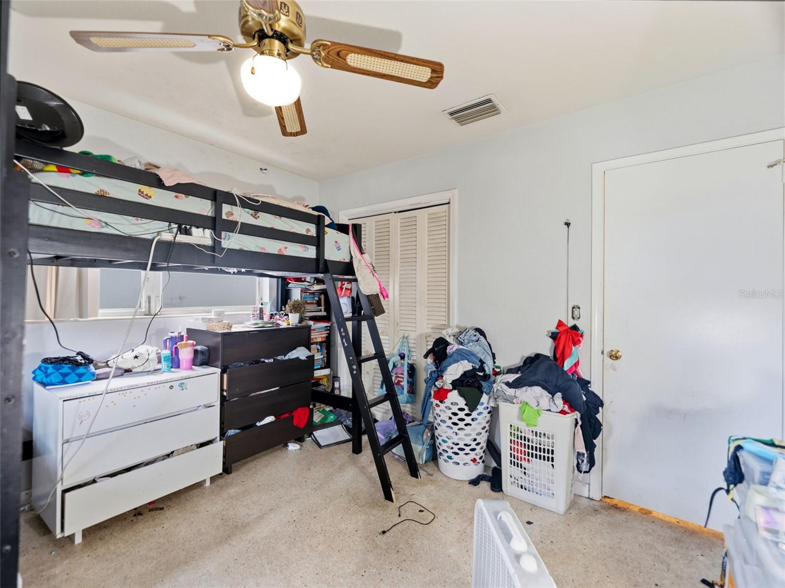 2109 W ERNA DR