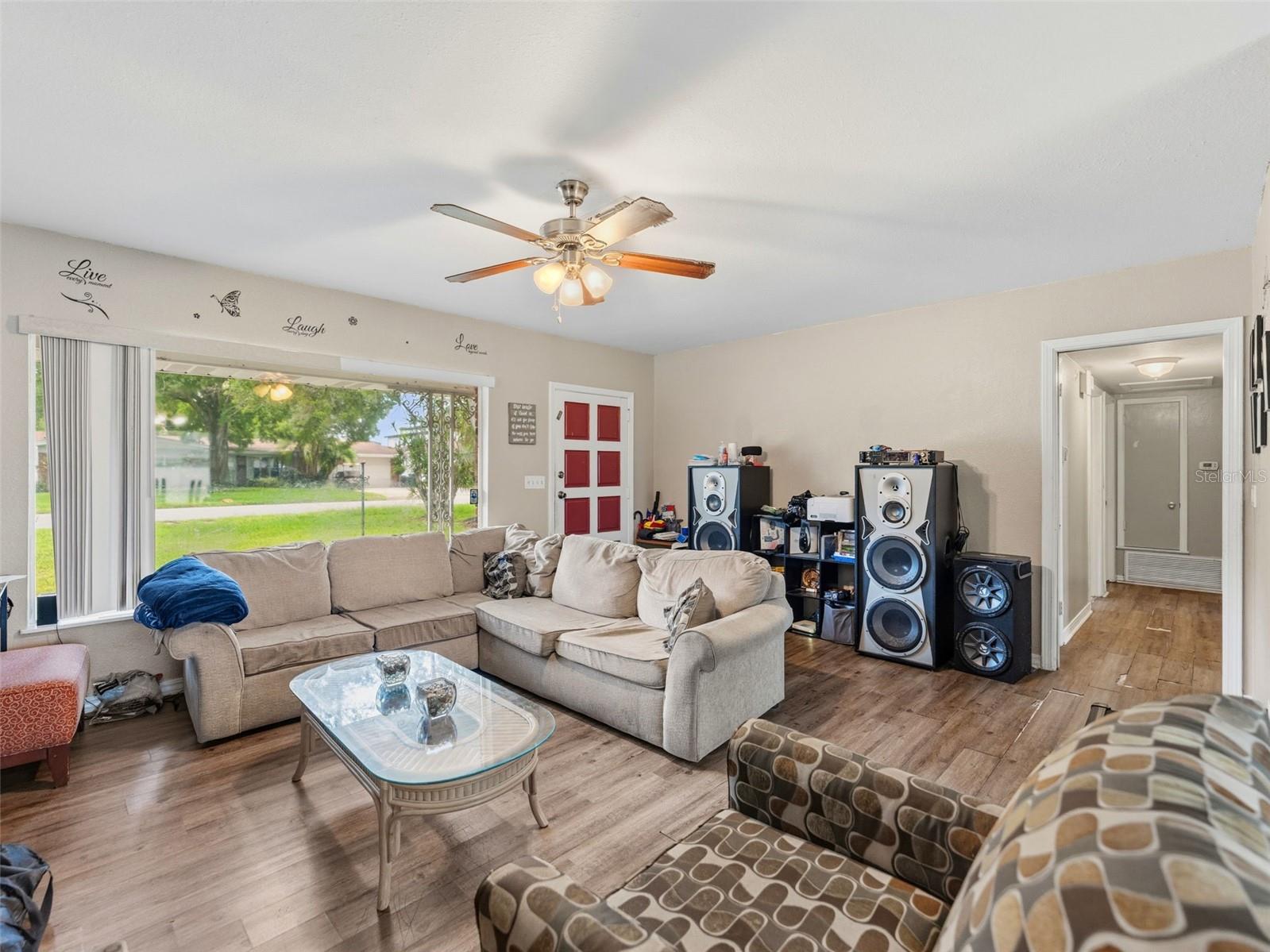 2109 W ERNA DR