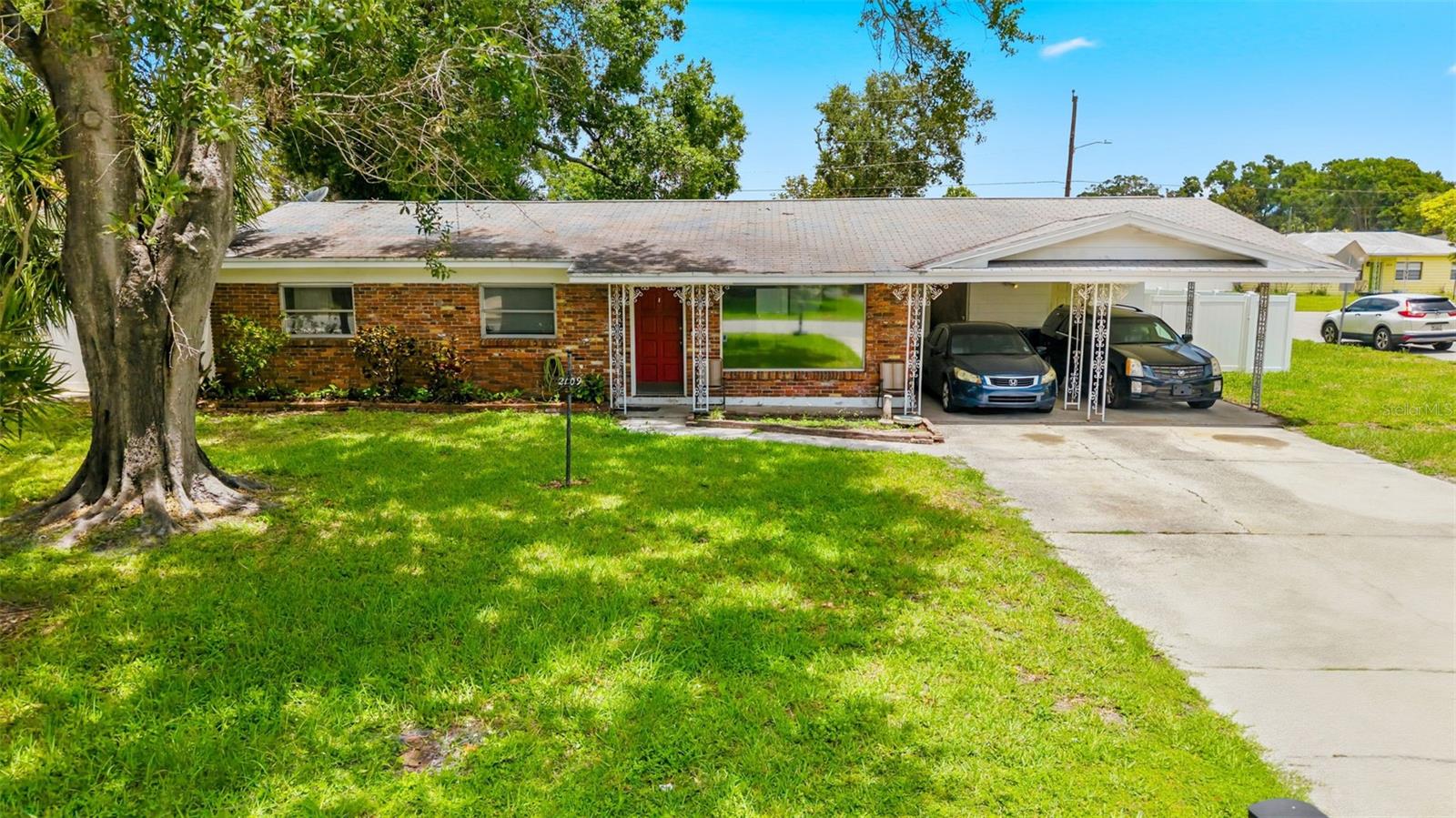 2109 W ERNA DR