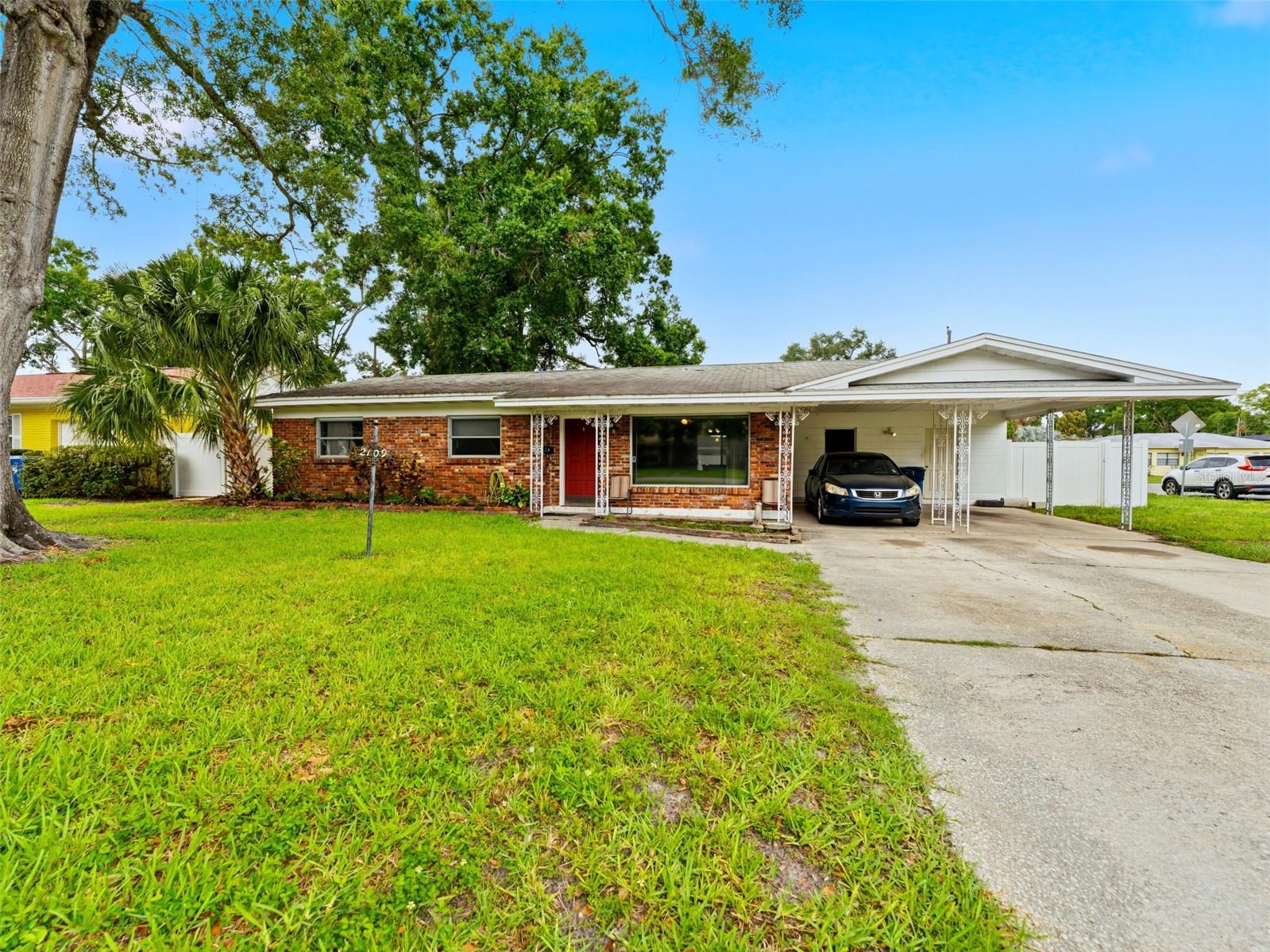 2109 W ERNA DR