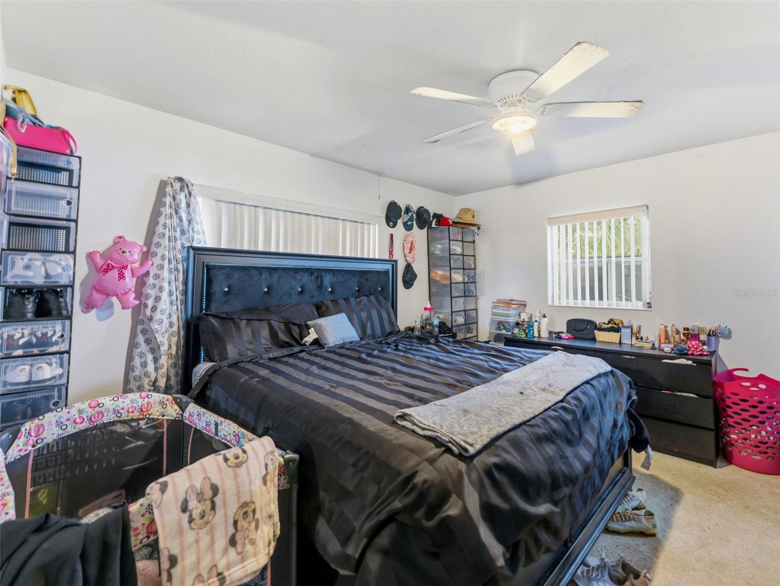 2109 W ERNA DR