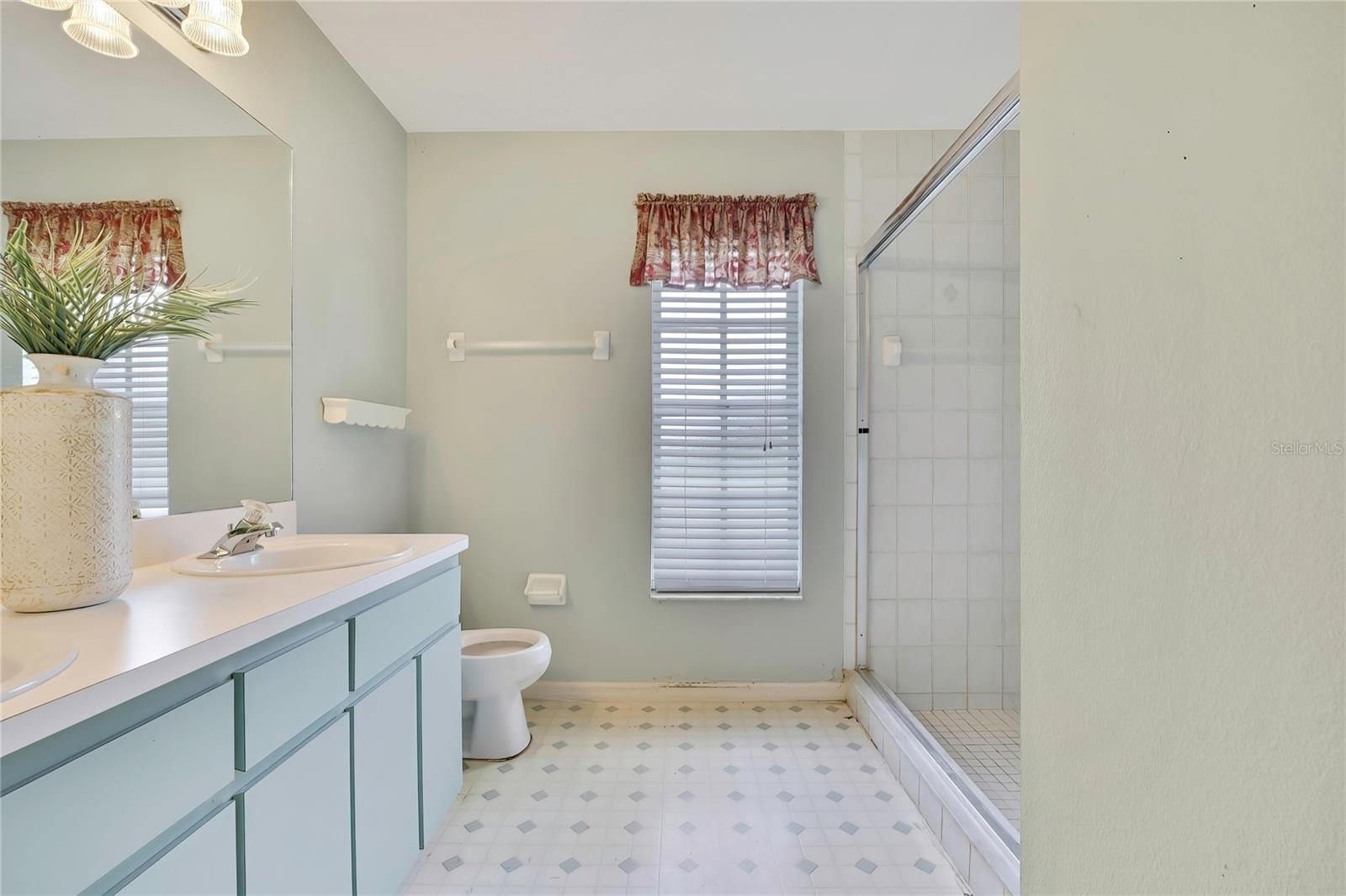 20136 TWIN OAKS RD