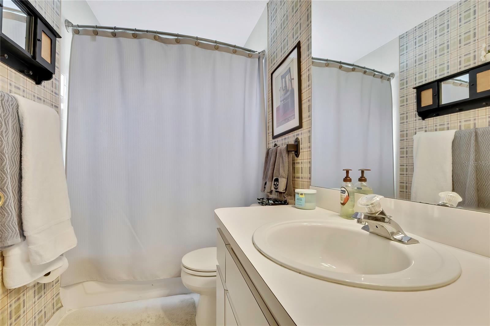 20136 TWIN OAKS RD