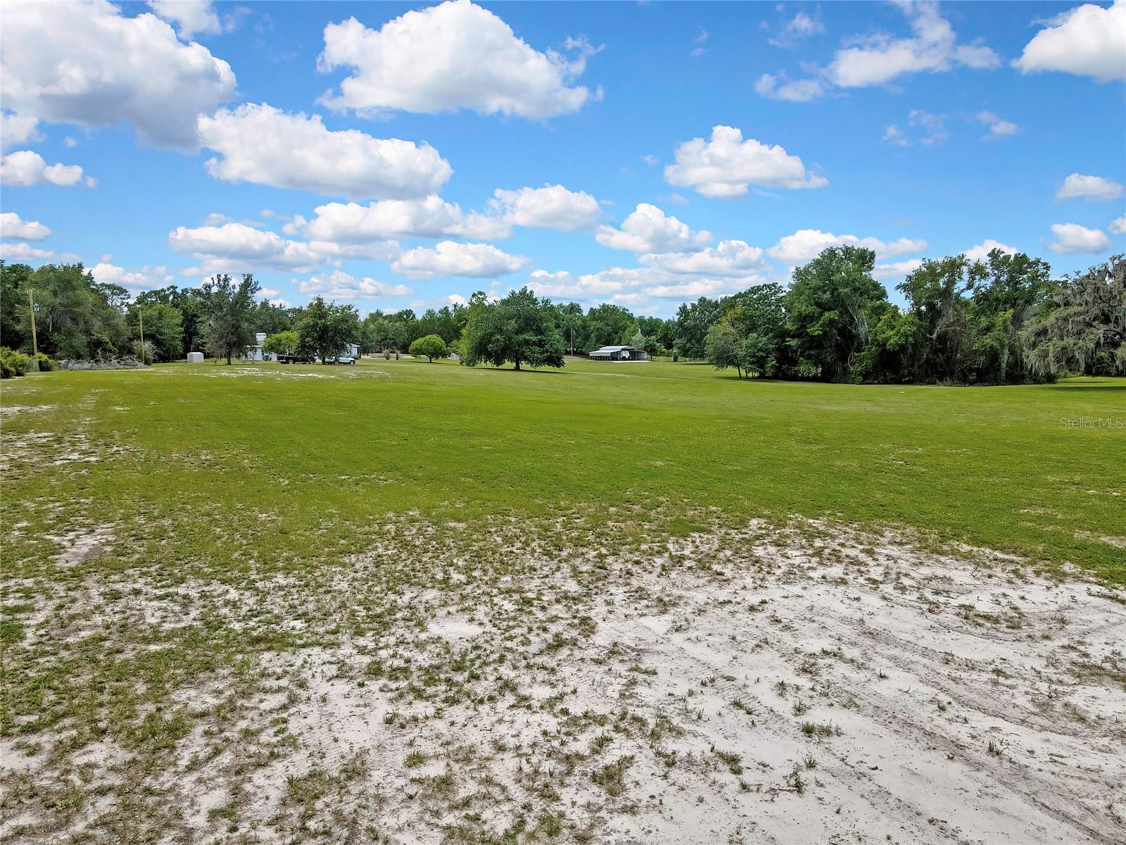 20136 TWIN OAKS RD