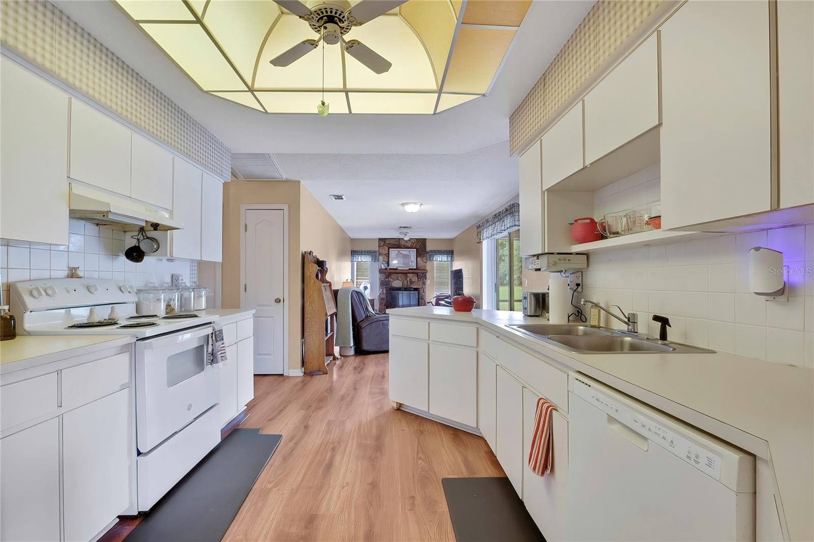 20136 TWIN OAKS RD