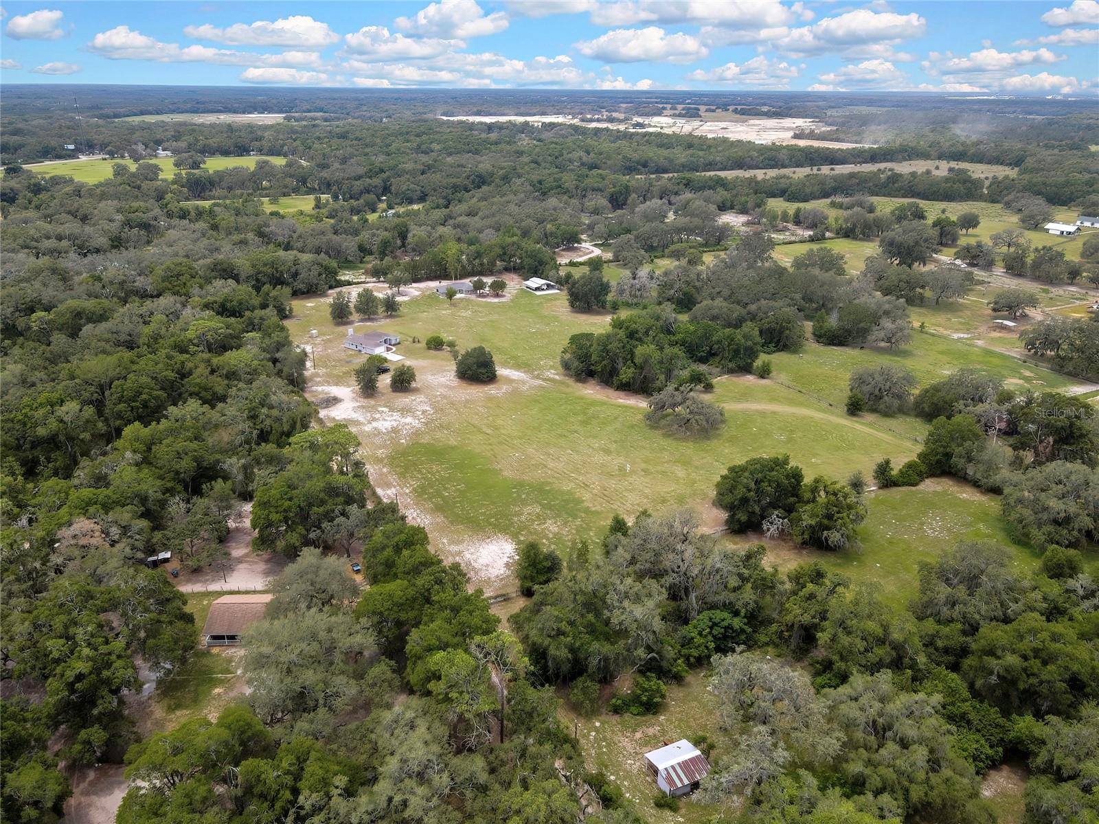 20136 TWIN OAKS RD