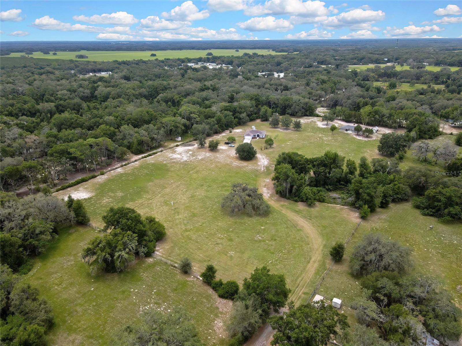 20136 TWIN OAKS RD