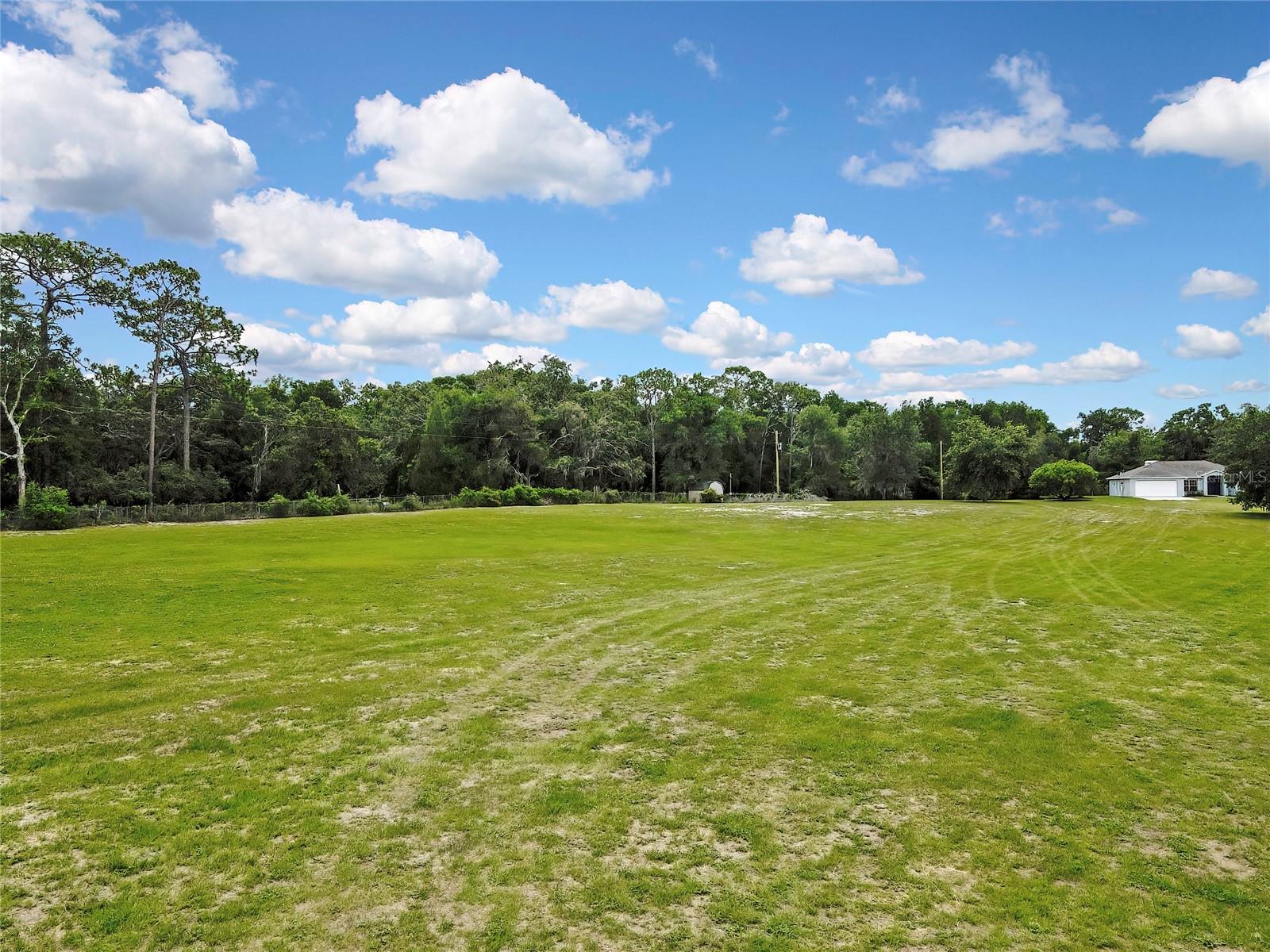 20136 TWIN OAKS RD