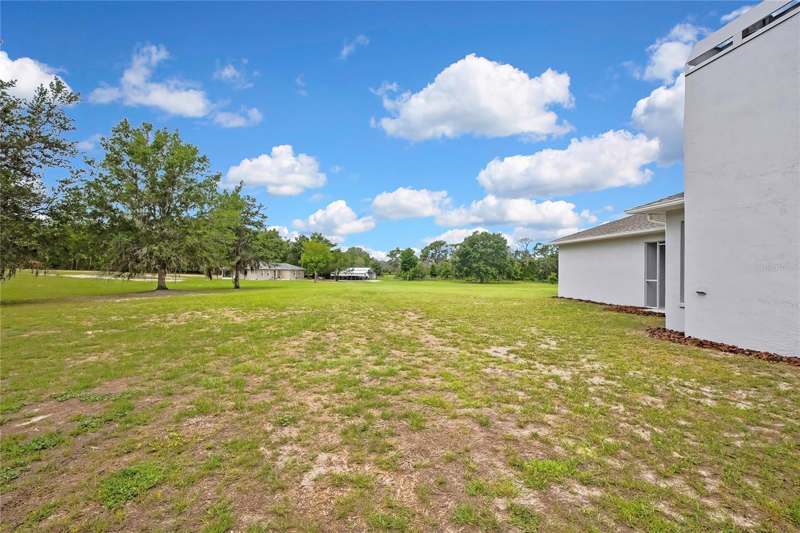 20136 TWIN OAKS RD