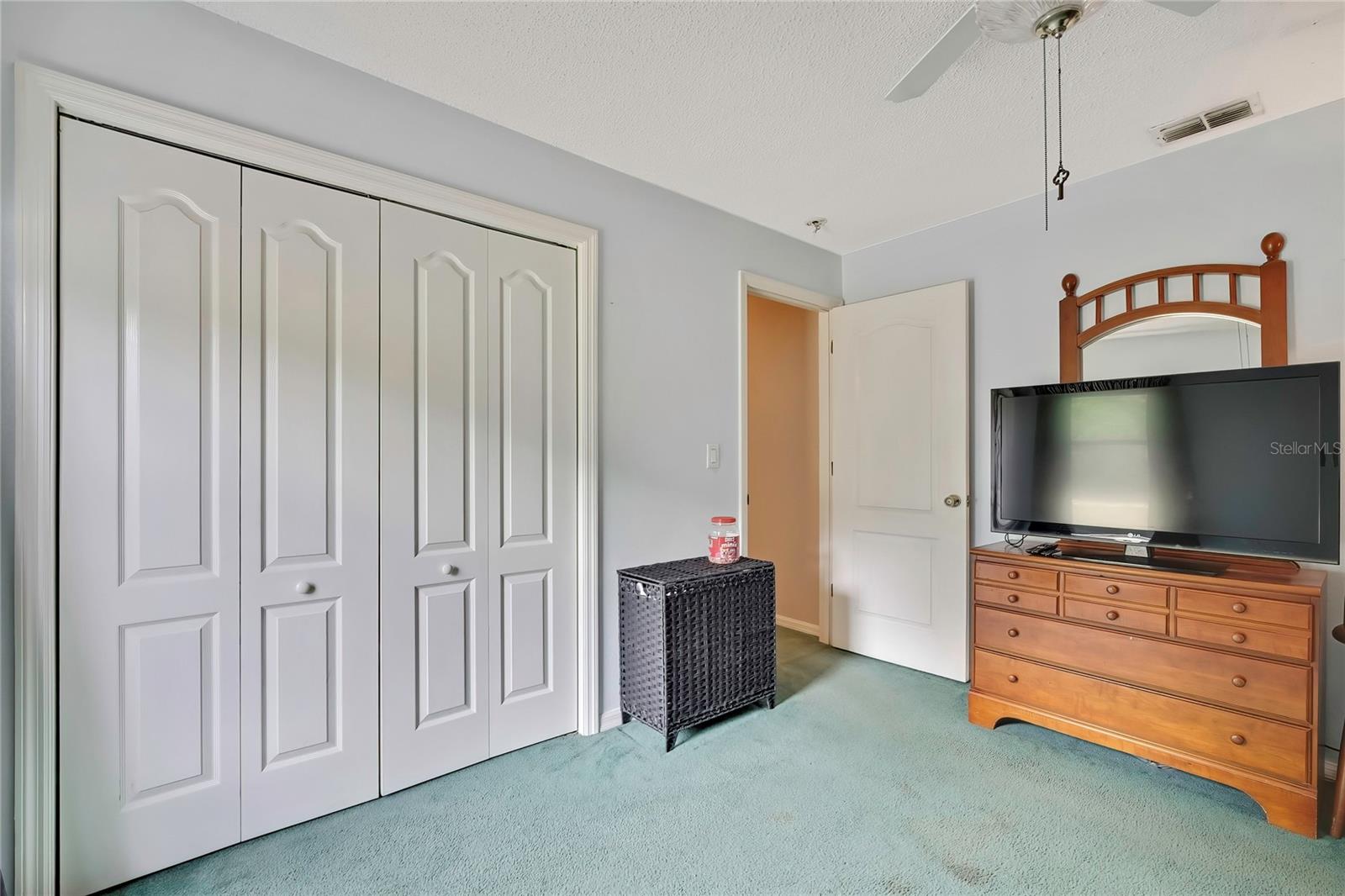 20136 TWIN OAKS RD