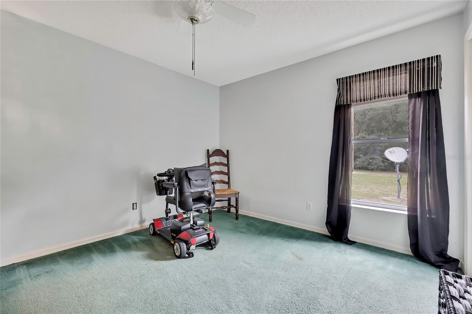 20136 TWIN OAKS RD
