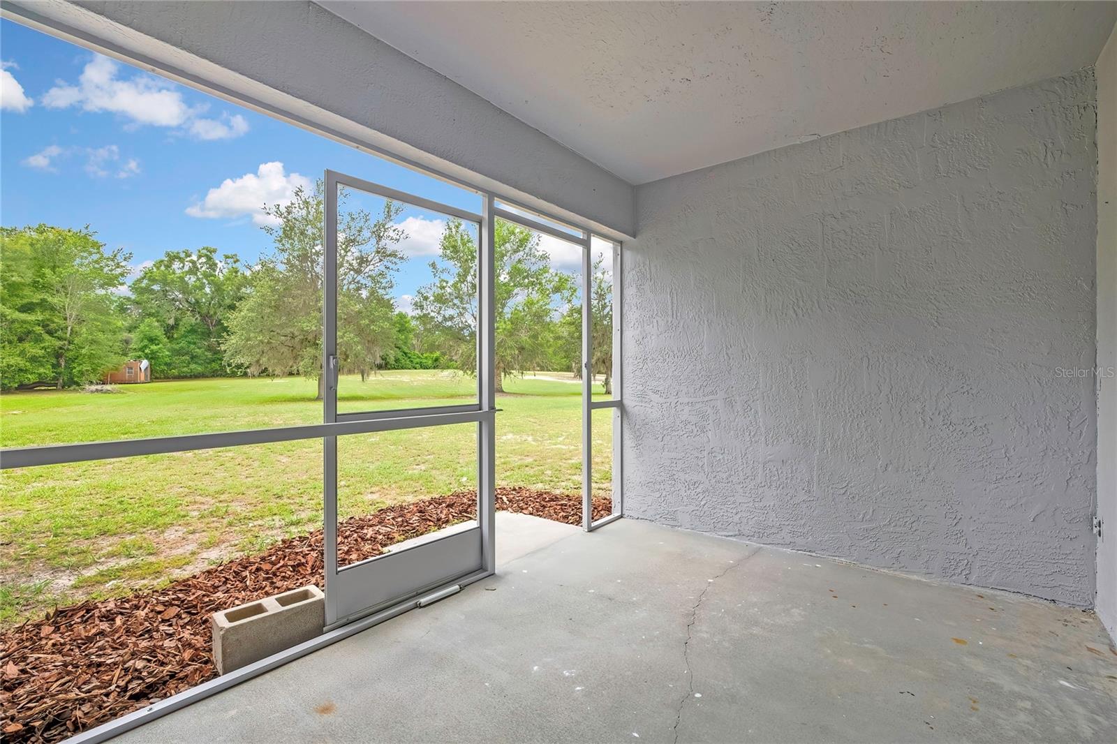 20136 TWIN OAKS RD
