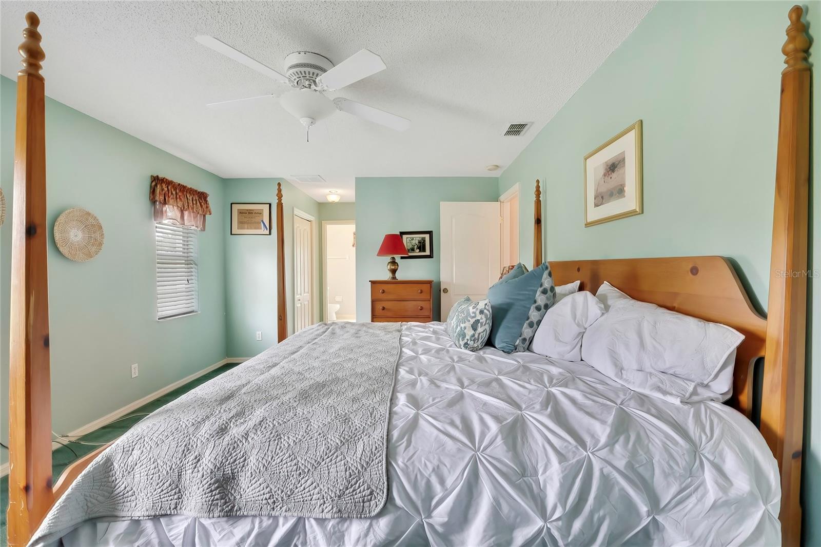 20136 TWIN OAKS RD
