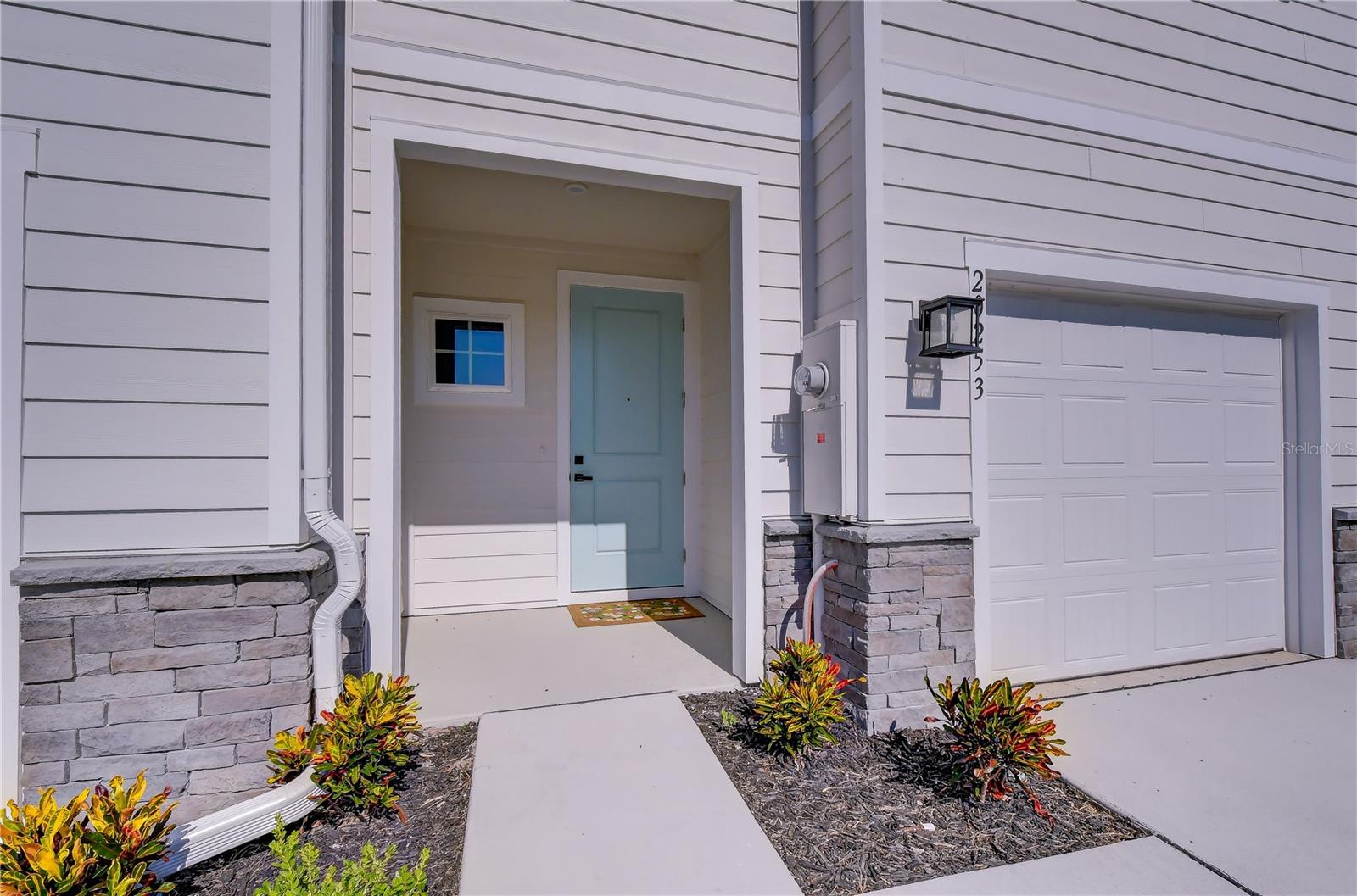 20253 LOU ANGELA LN