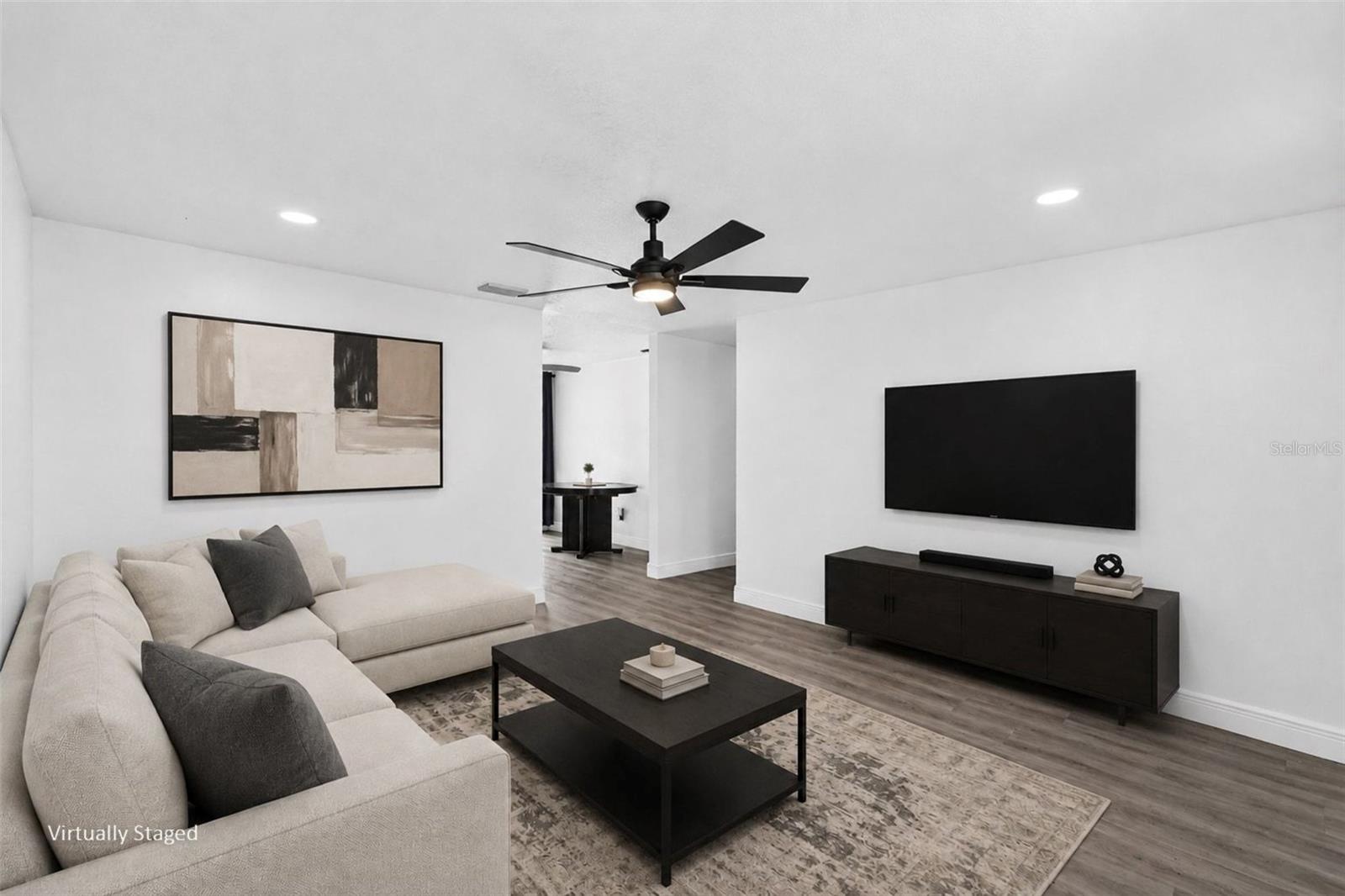 8253 GREENLEAF CIR
