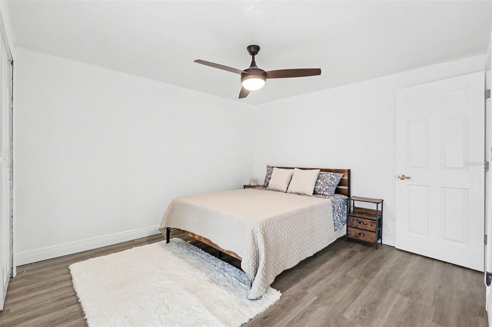 8253 GREENLEAF CIR